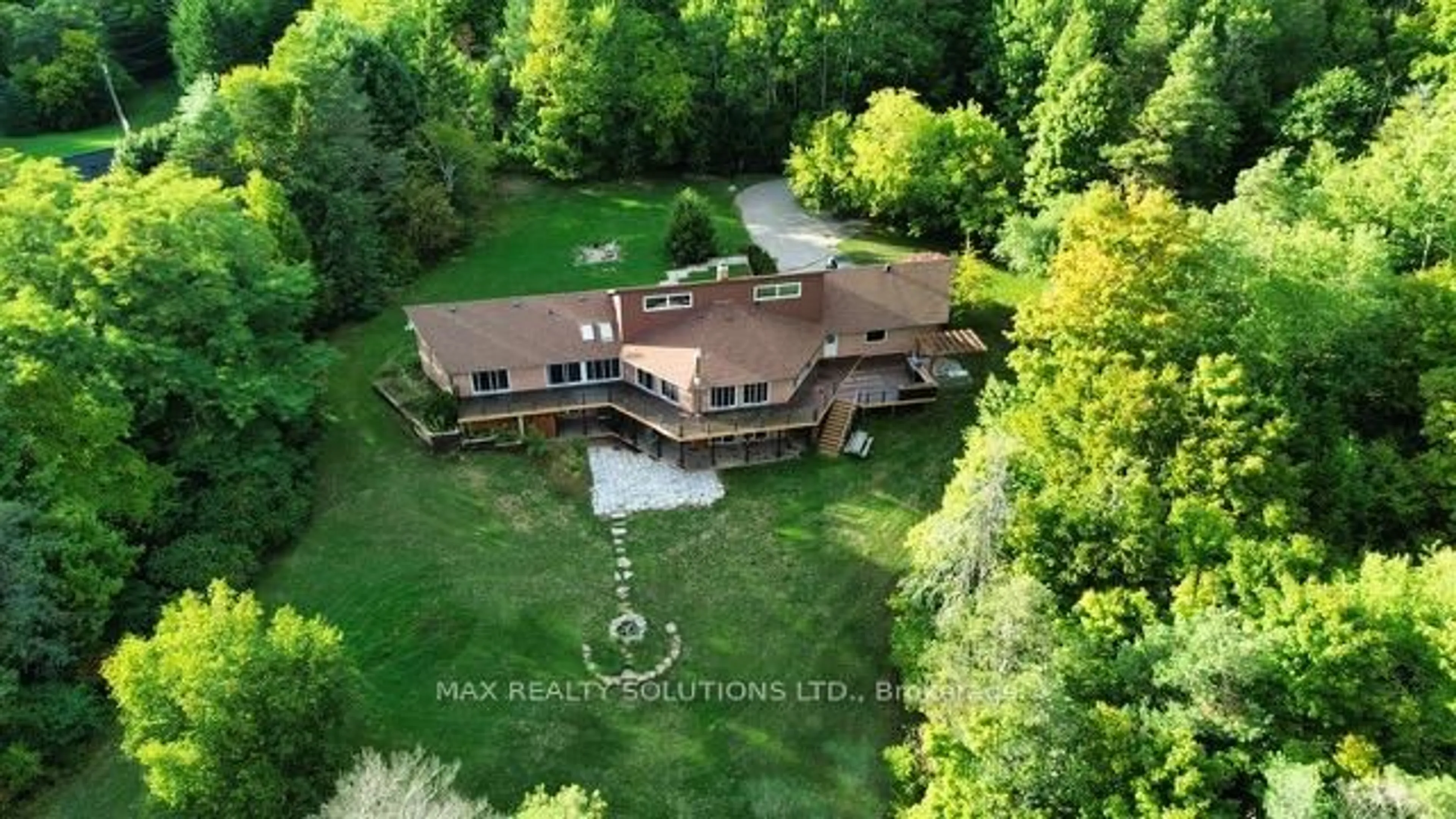 A pic from outside/outdoor area/front of a property/back of a property/a pic from drone, unknown for 4997 Davis Dr, Whitchurch-Stouffville Ontario L4A 1Z1