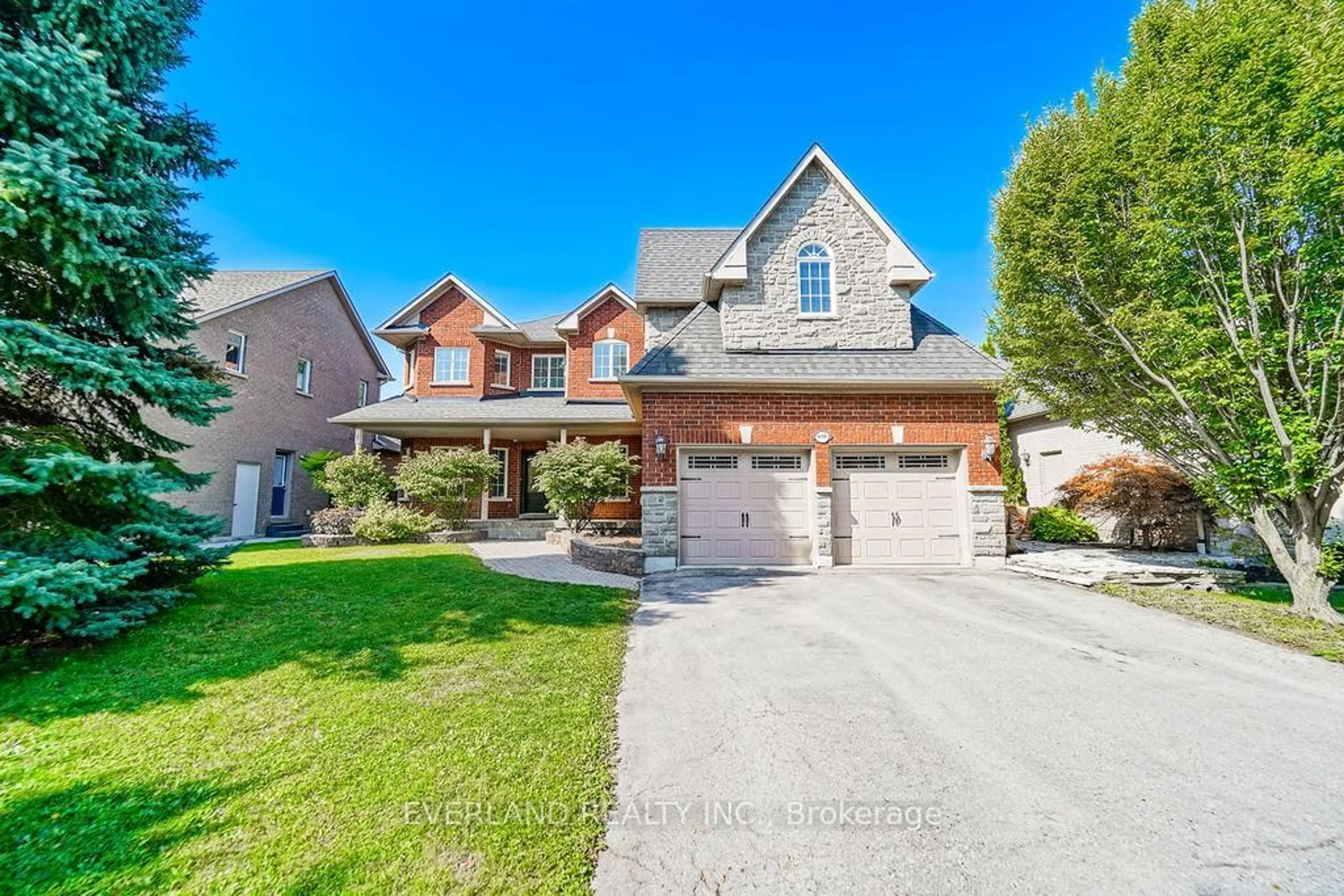 Home with brick exterior material, street for 618 Foxcroft Blvd, Newmarket Ontario L3X 1N4