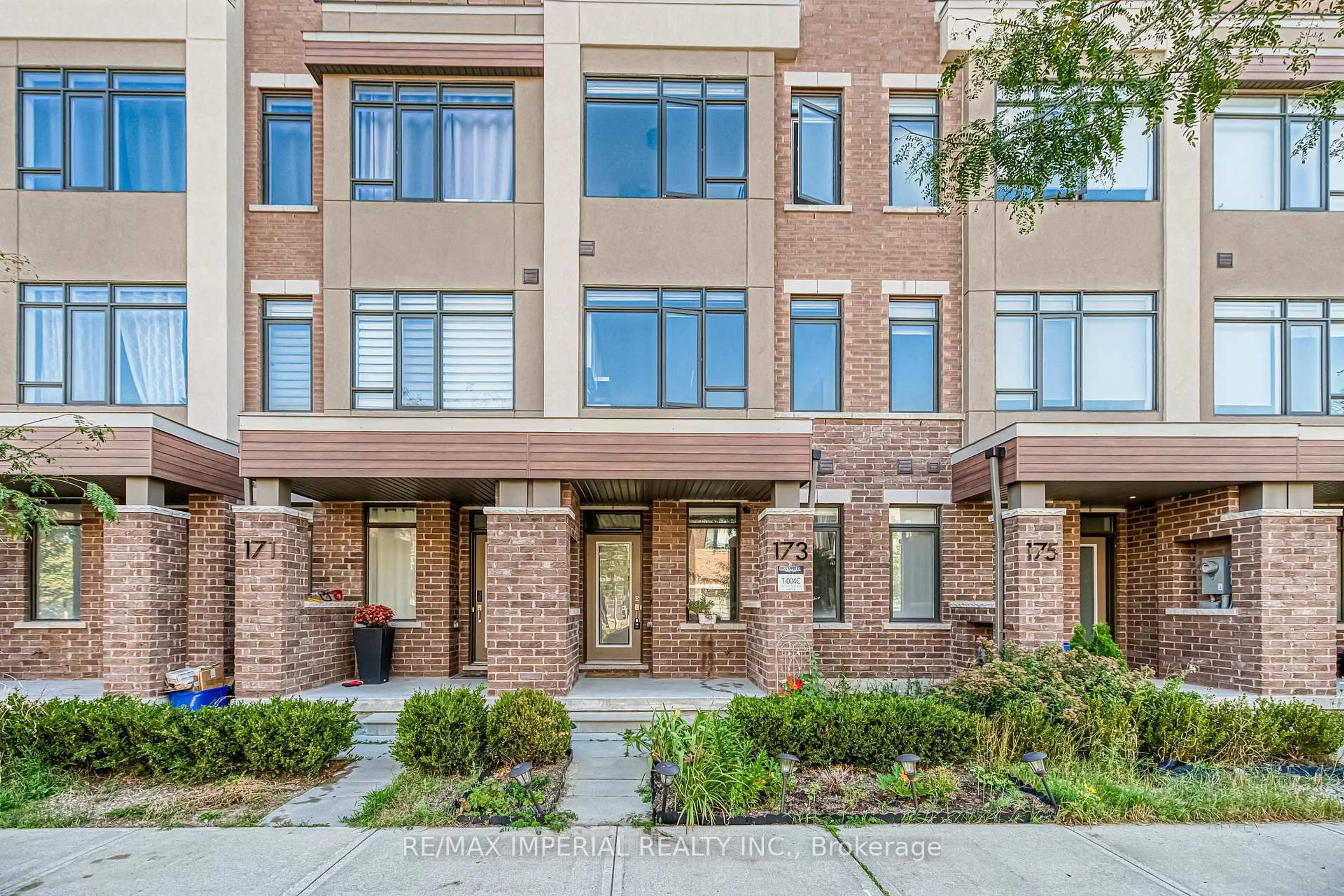 Home with brick exterior material, street for 173 Salterton Circ, Vaughan Ontario L6A 4Z1