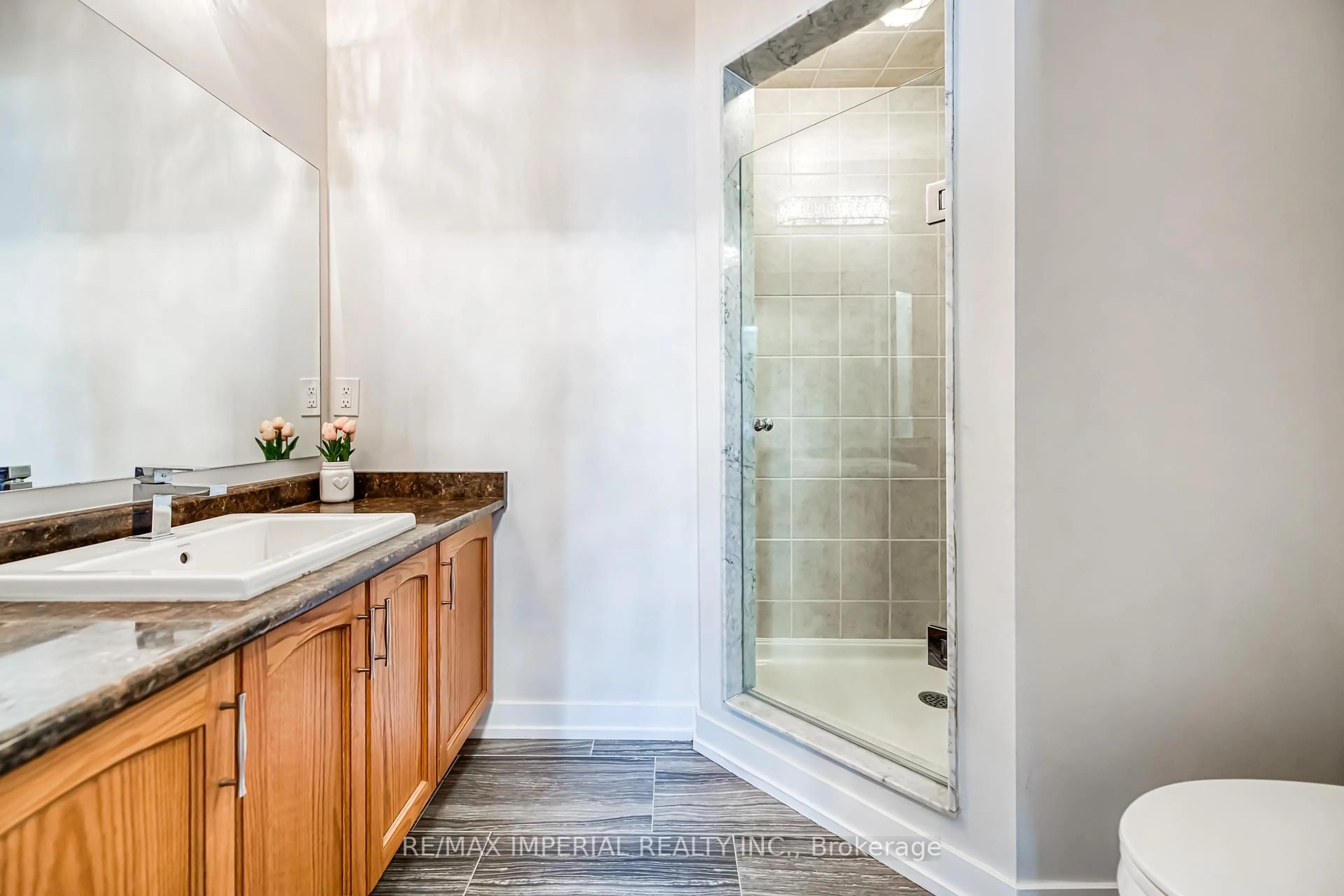 Contemporary bathroom, ceramic/tile floor for 173 Salterton Circ, Vaughan Ontario L6A 4Z1