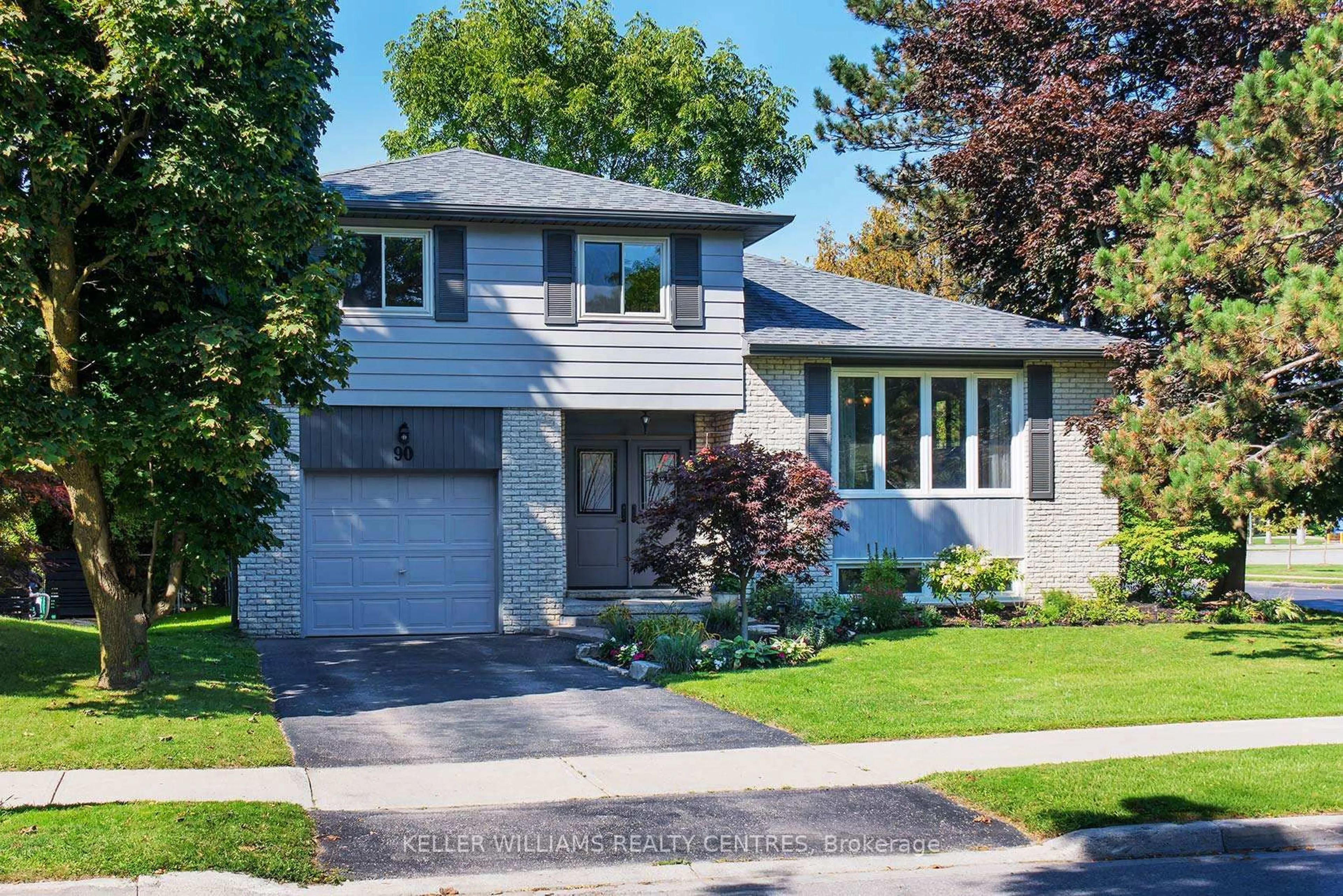 Home with brick exterior material, street for 90 Thicketwood Blvd, Whitchurch-Stouffville Ontario L4A 4K6