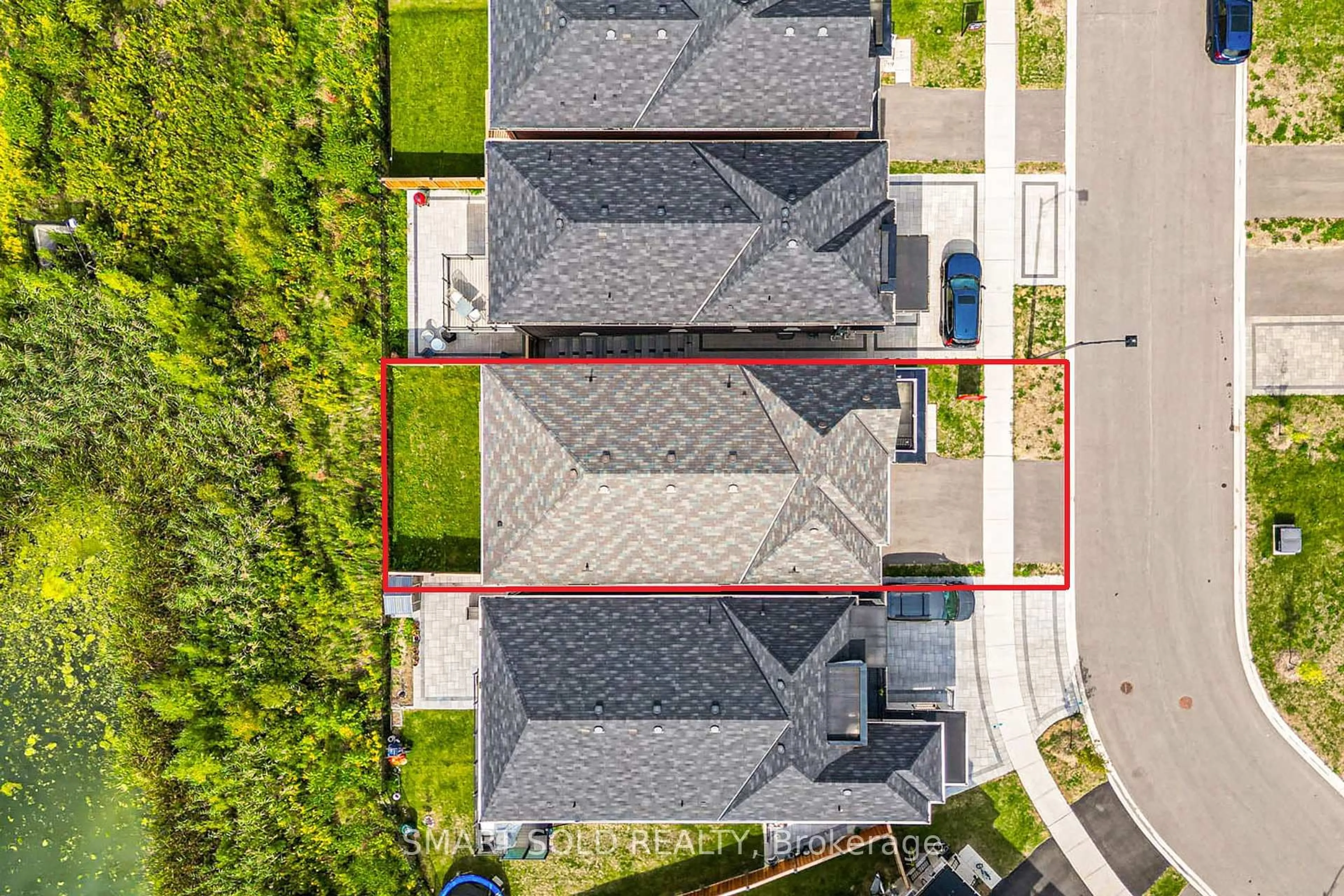 A pic from outside/outdoor area/front of a property/back of a property/a pic from drone, street for 156 Hartney Dr, Richmond Hill Ontario L4S 0L1