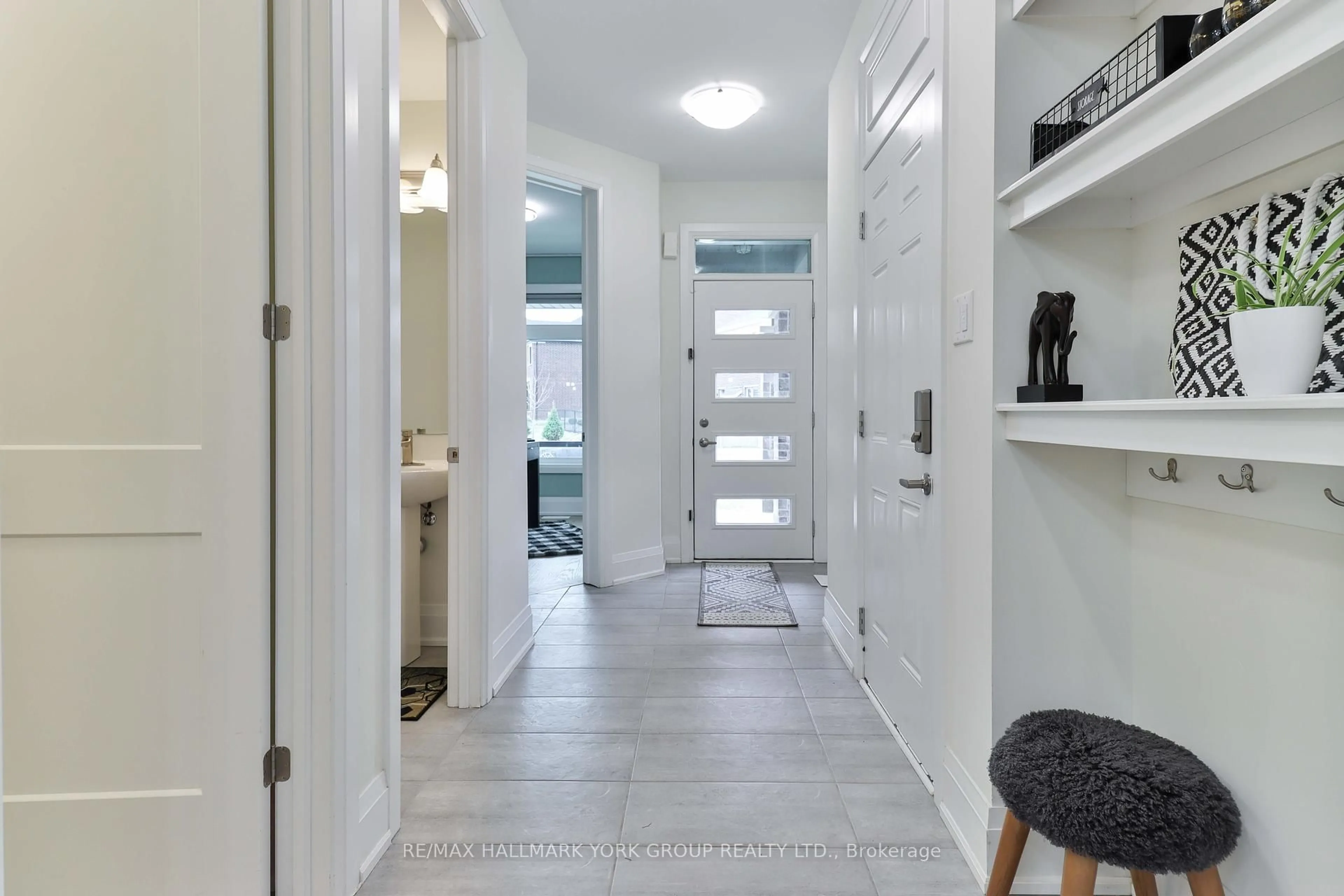 Indoor entryway for 249 Beaverbrae Dr, Markham Ontario L6C 3K6
