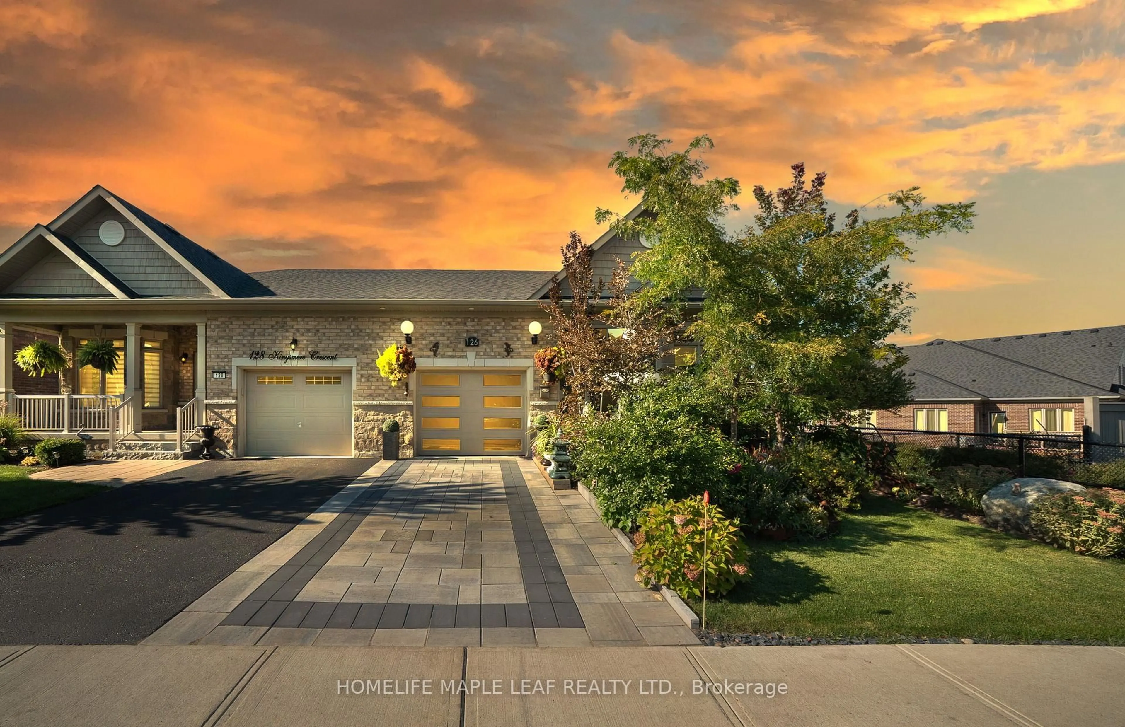 A pic from outside/outdoor area/front of a property/back of a property/a pic from drone, street for 126 Kingsmere Cres, New Tecumseth Ontario L9R 0K8