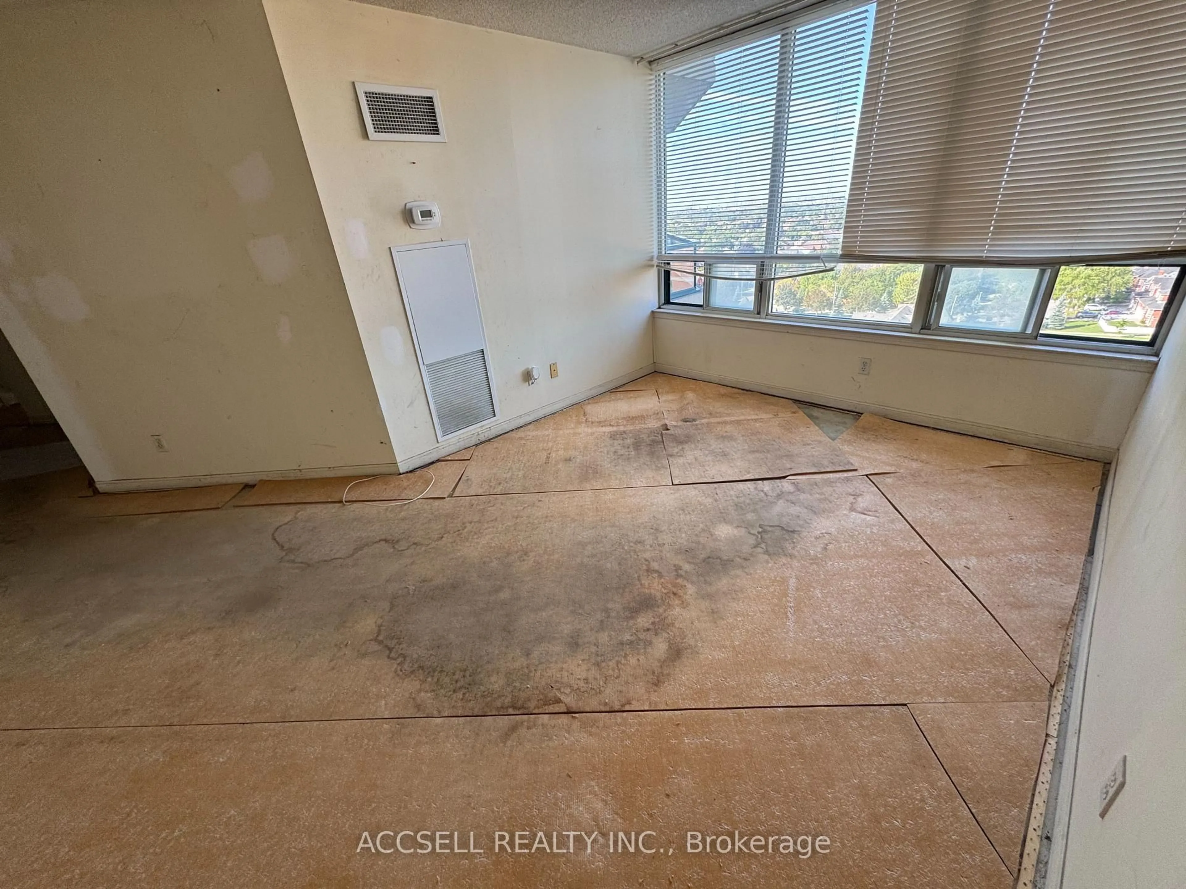 A pic of a room for 120 Promenade Circ #1206, Vaughan Ontario L4J 7W9
