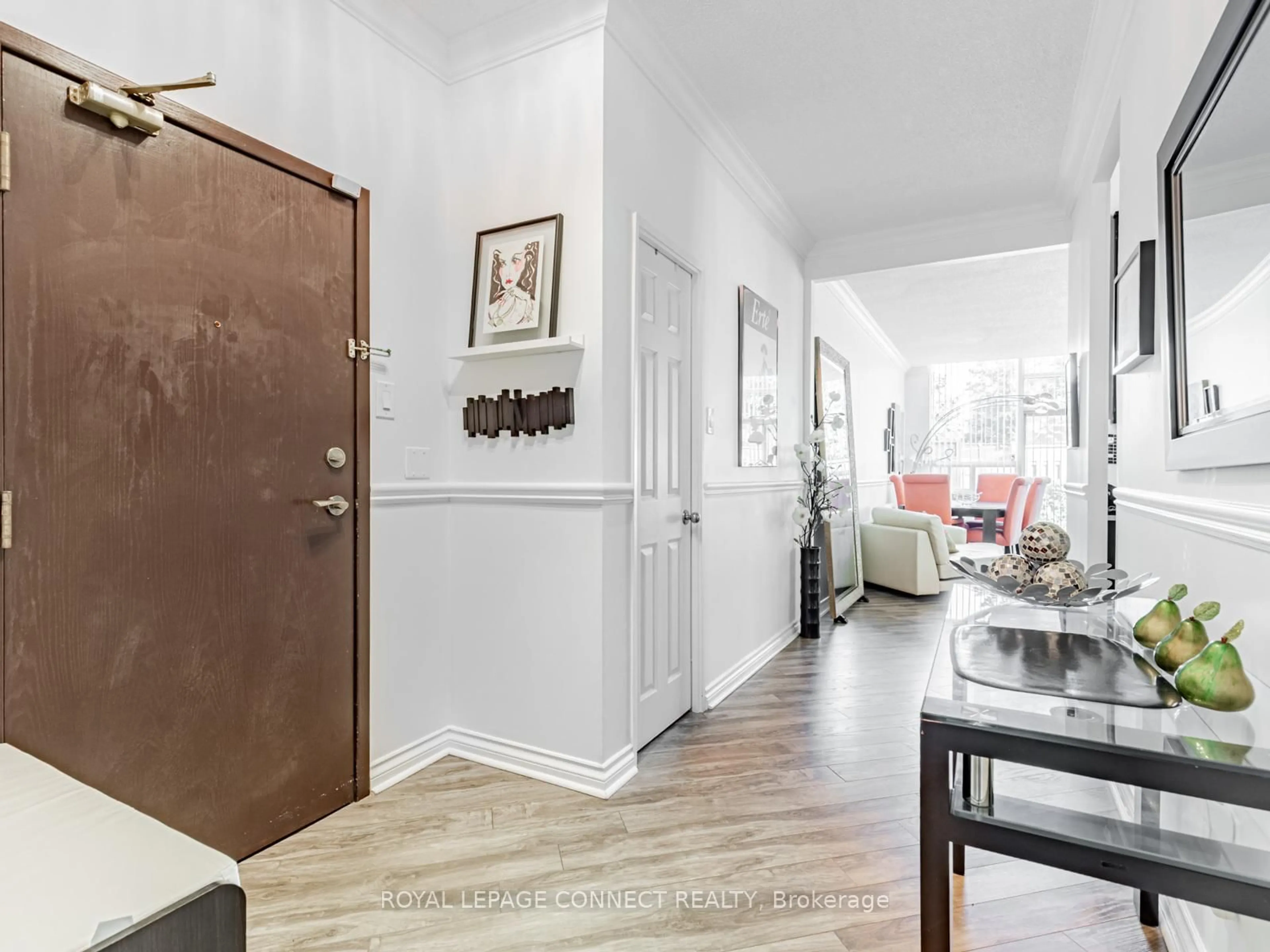 Indoor entryway for 7905 Bayview Ave #122, Markham Ontario L3T 7N3