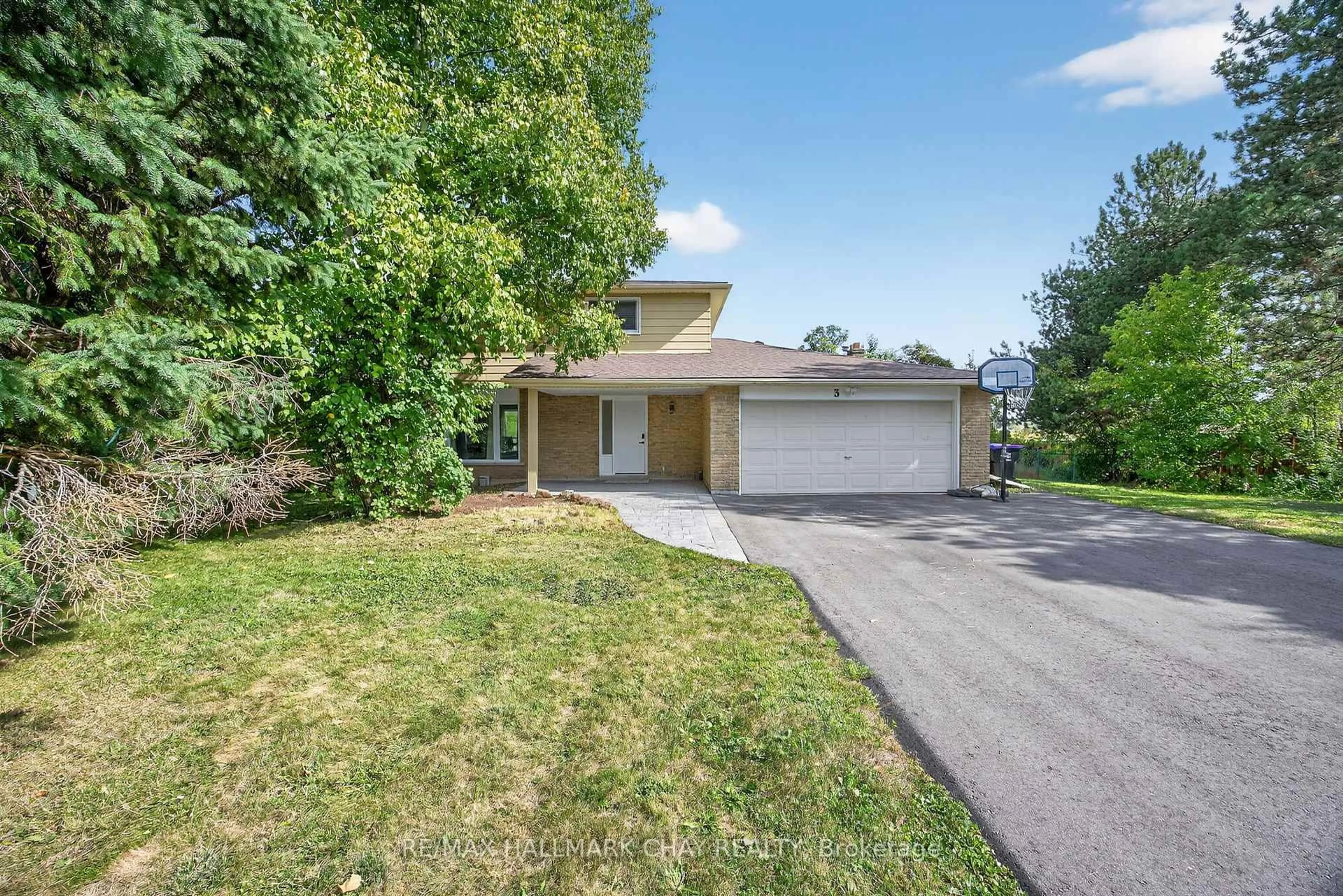 A pic from outside/outdoor area/front of a property/back of a property/a pic from drone, street for 3 Simon Dr, Adjala-Tosorontio Ontario L0G 1L0