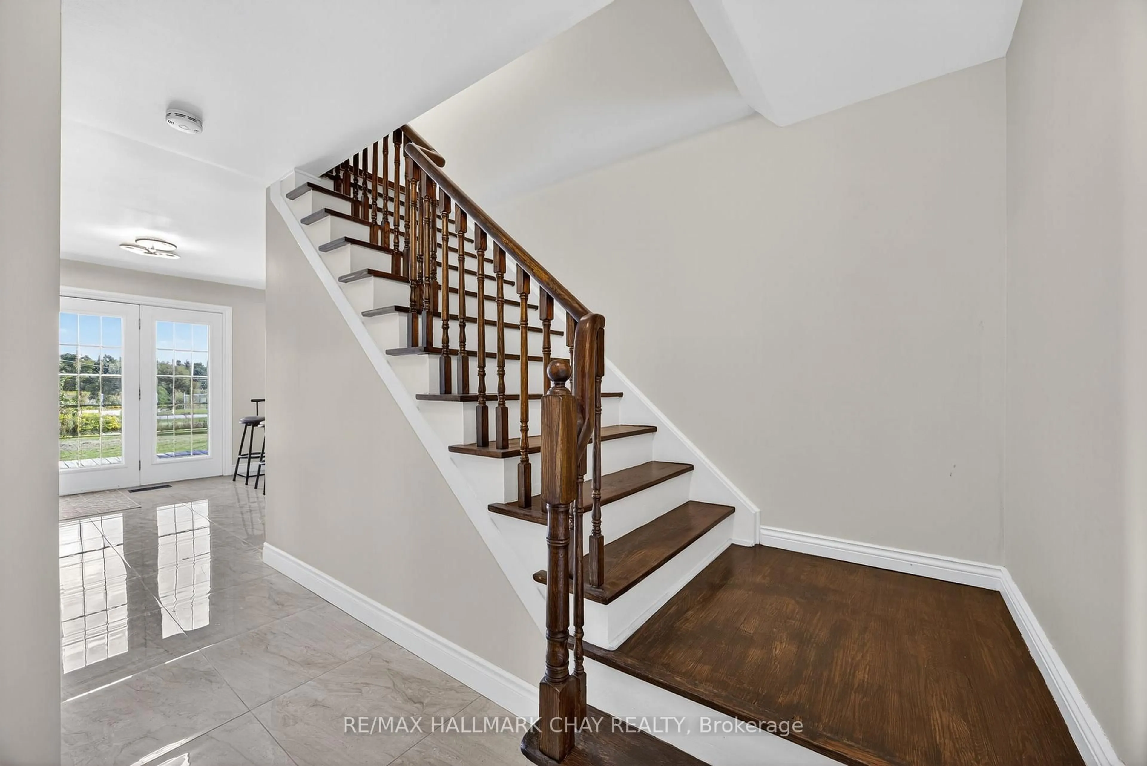 Stairs for 3 Simon Dr, Adjala-Tosorontio Ontario L0G 1L0