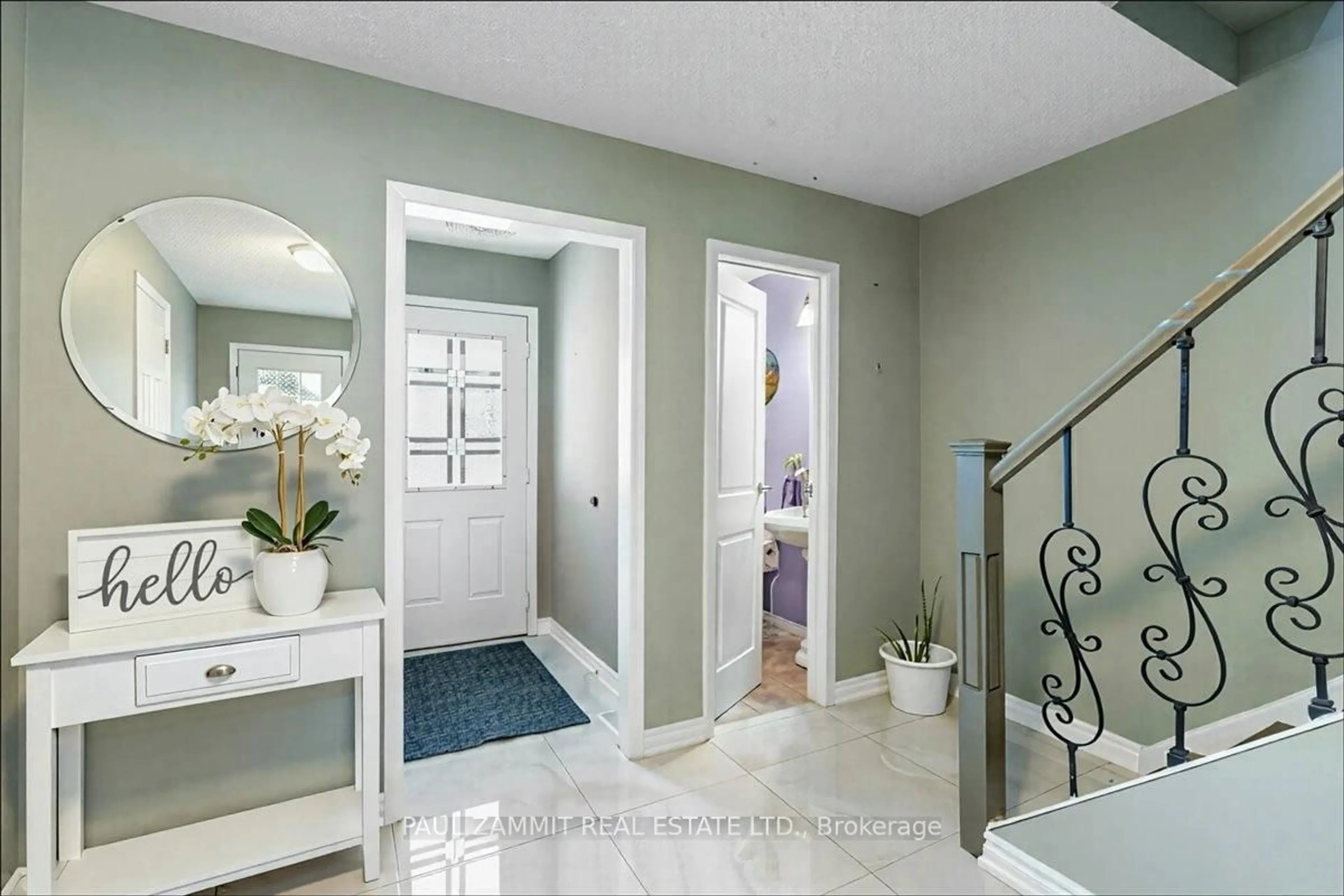 Indoor entryway for 175 Simonston Blvd, Markham Ontario L3T 4M1