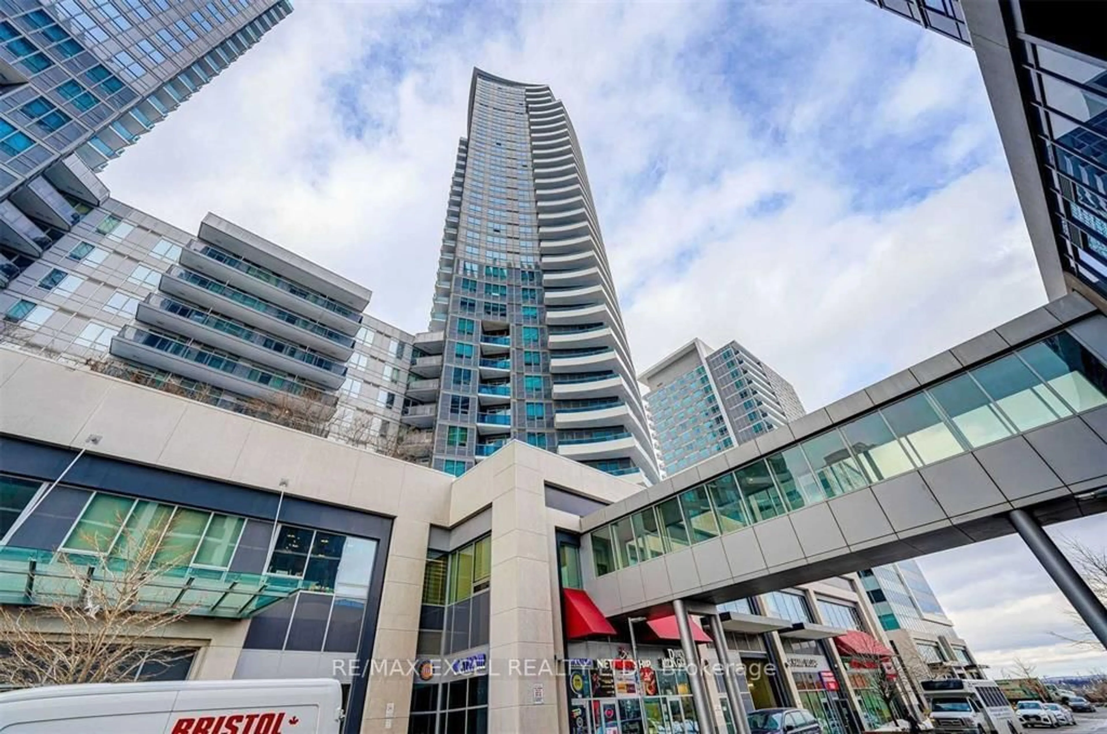 Indoor foyer for 7171 Yonge St #2602, Markham Ontario L3T 0C5