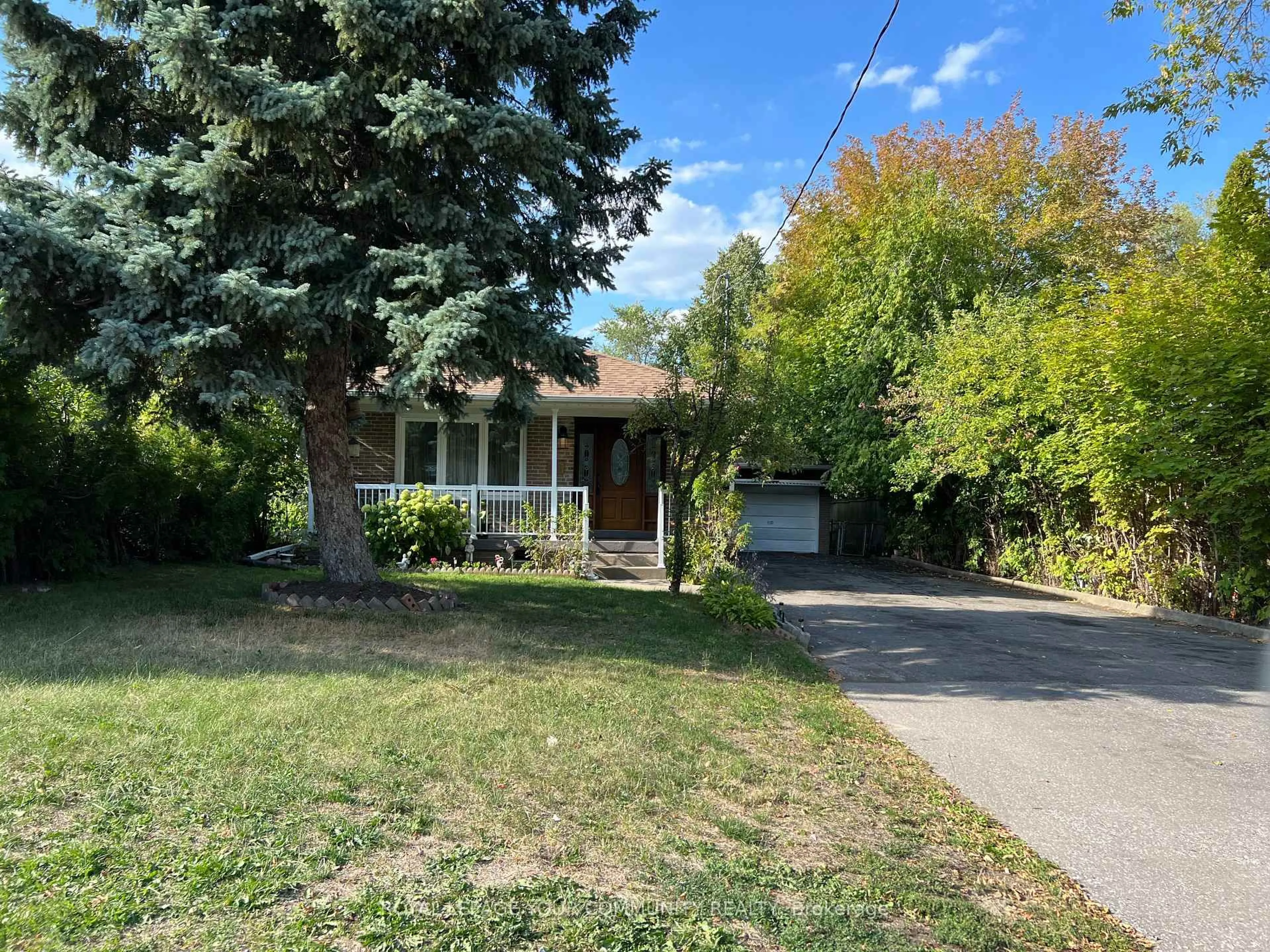 A pic from outside/outdoor area/front of a property/back of a property/a pic from drone, street for 78 Meadowview Ave, Markham Ontario L3T 1K7