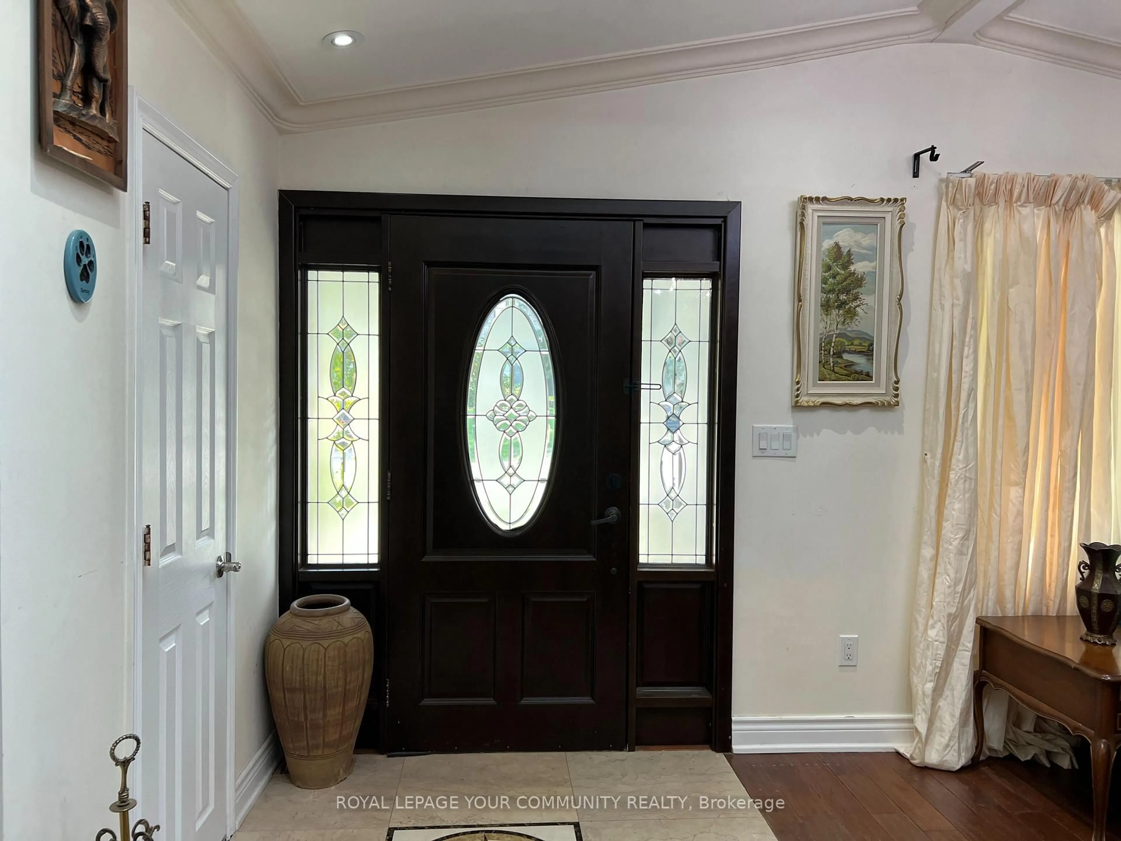 Indoor entryway for 78 Meadowview Ave, Markham Ontario L3T 1K7
