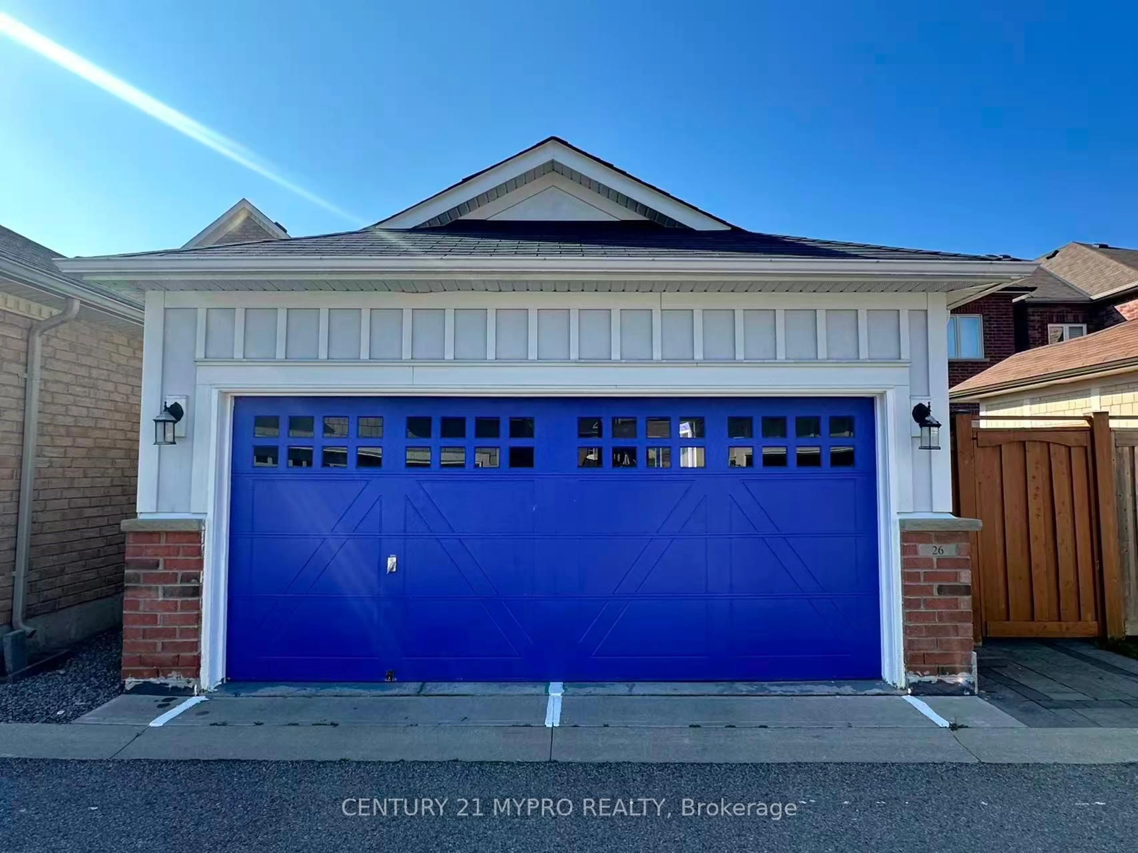 Indoor garage for 26 Plantain Lane, Richmond Hill Ontario L4E 1B9