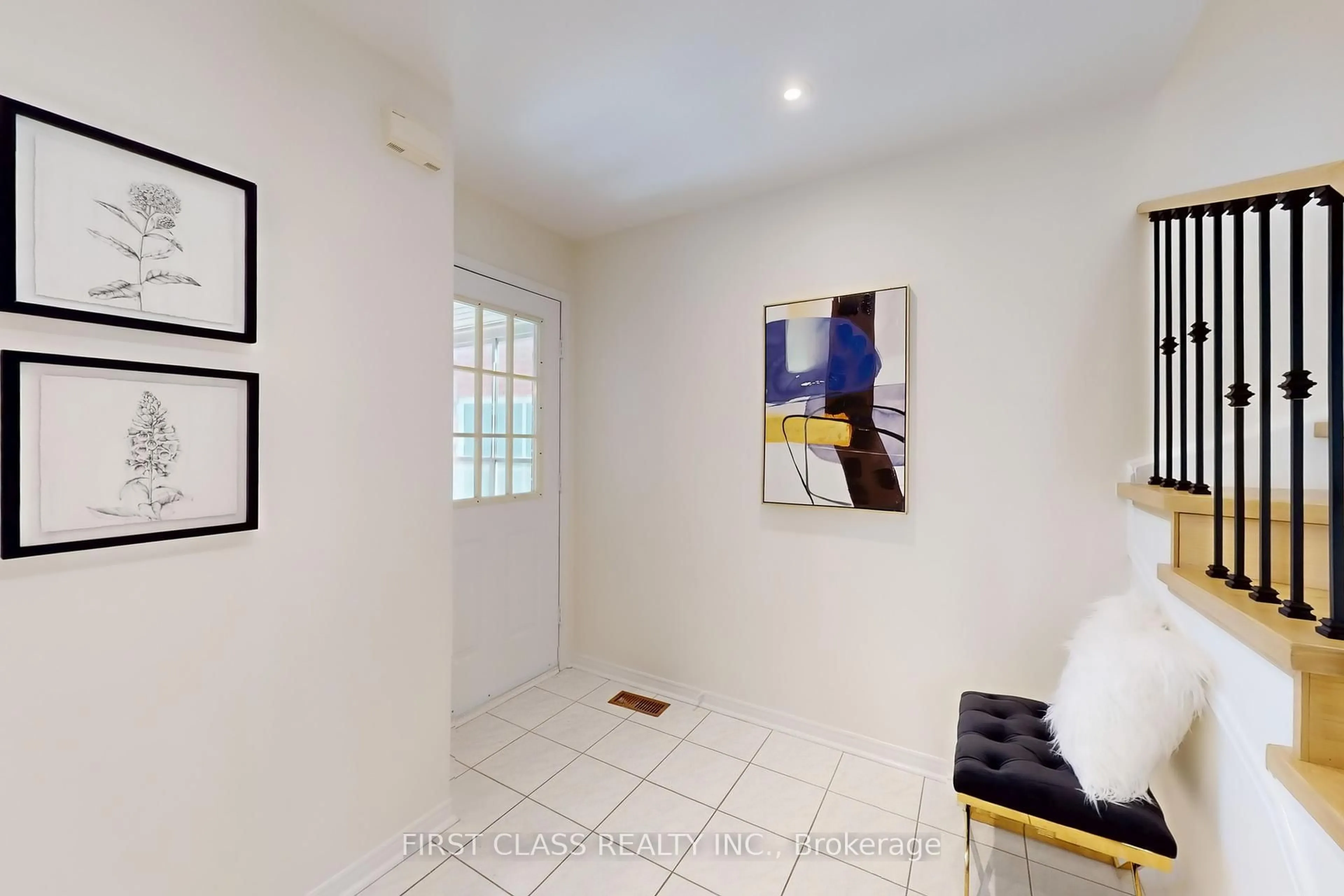 Indoor entryway for 53 Manston Cres, Markham Ontario L3R 7A5