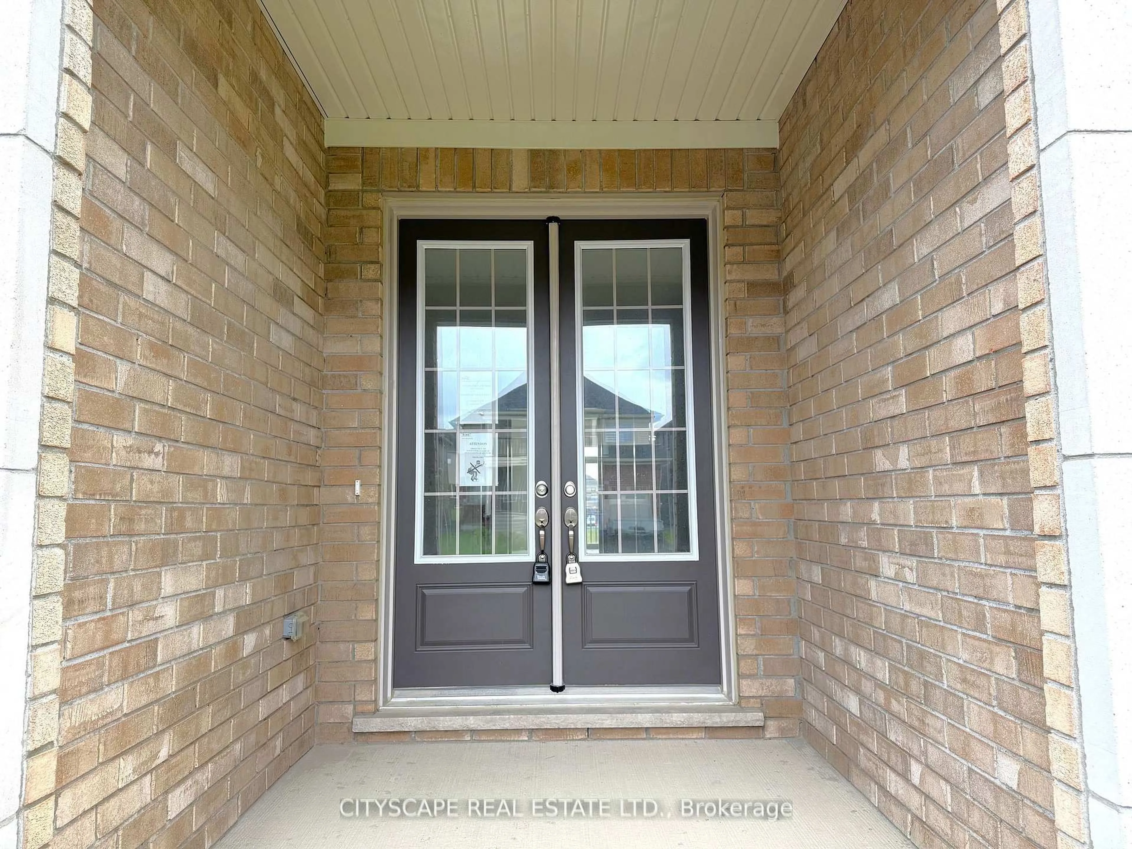 Indoor entryway for 121 Bluebird Blvd, Adjala-Tosorontio Ontario L0G 1W0