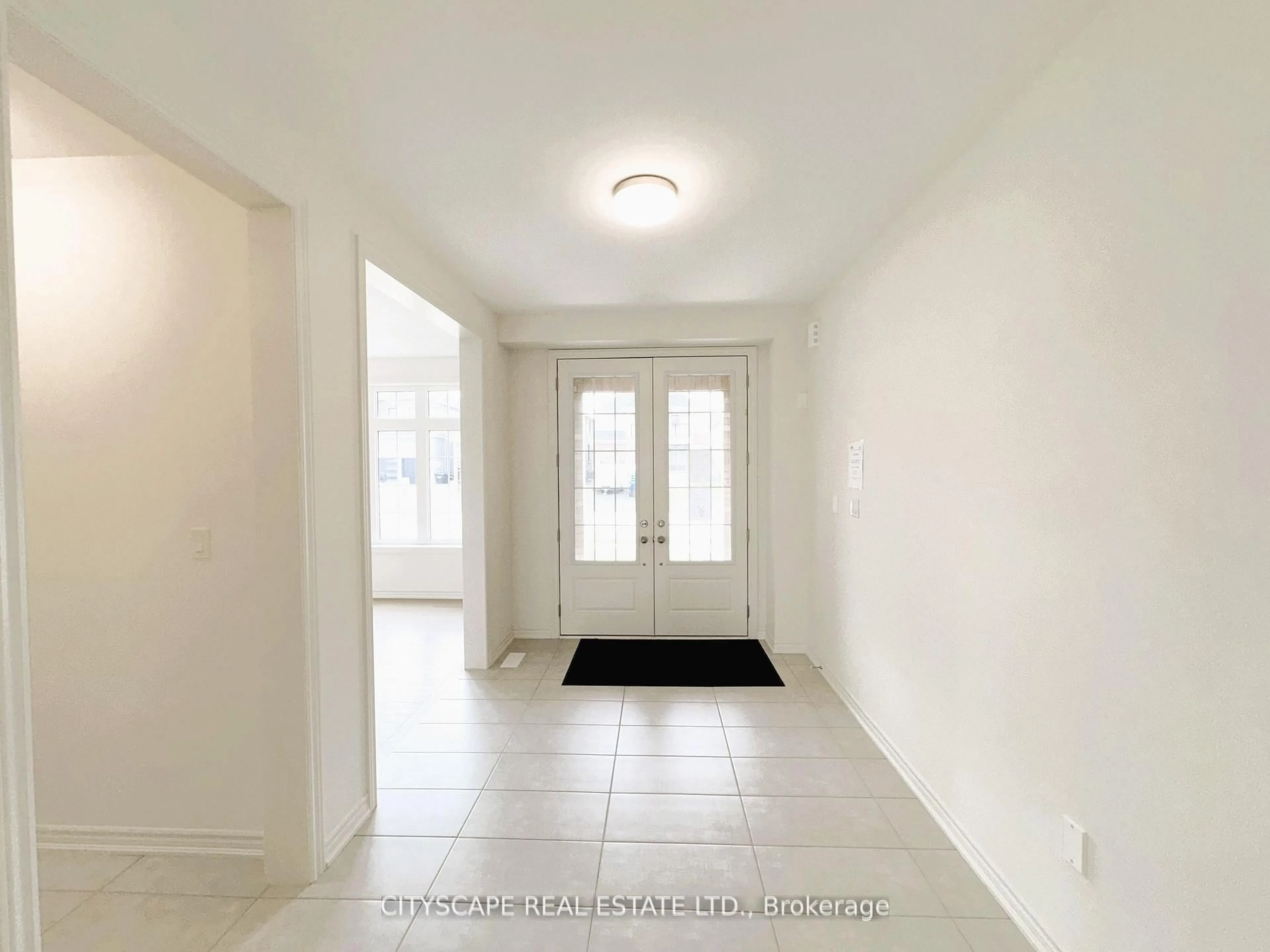 Indoor entryway for 121 Bluebird Blvd, Adjala-Tosorontio Ontario L0G 1W0