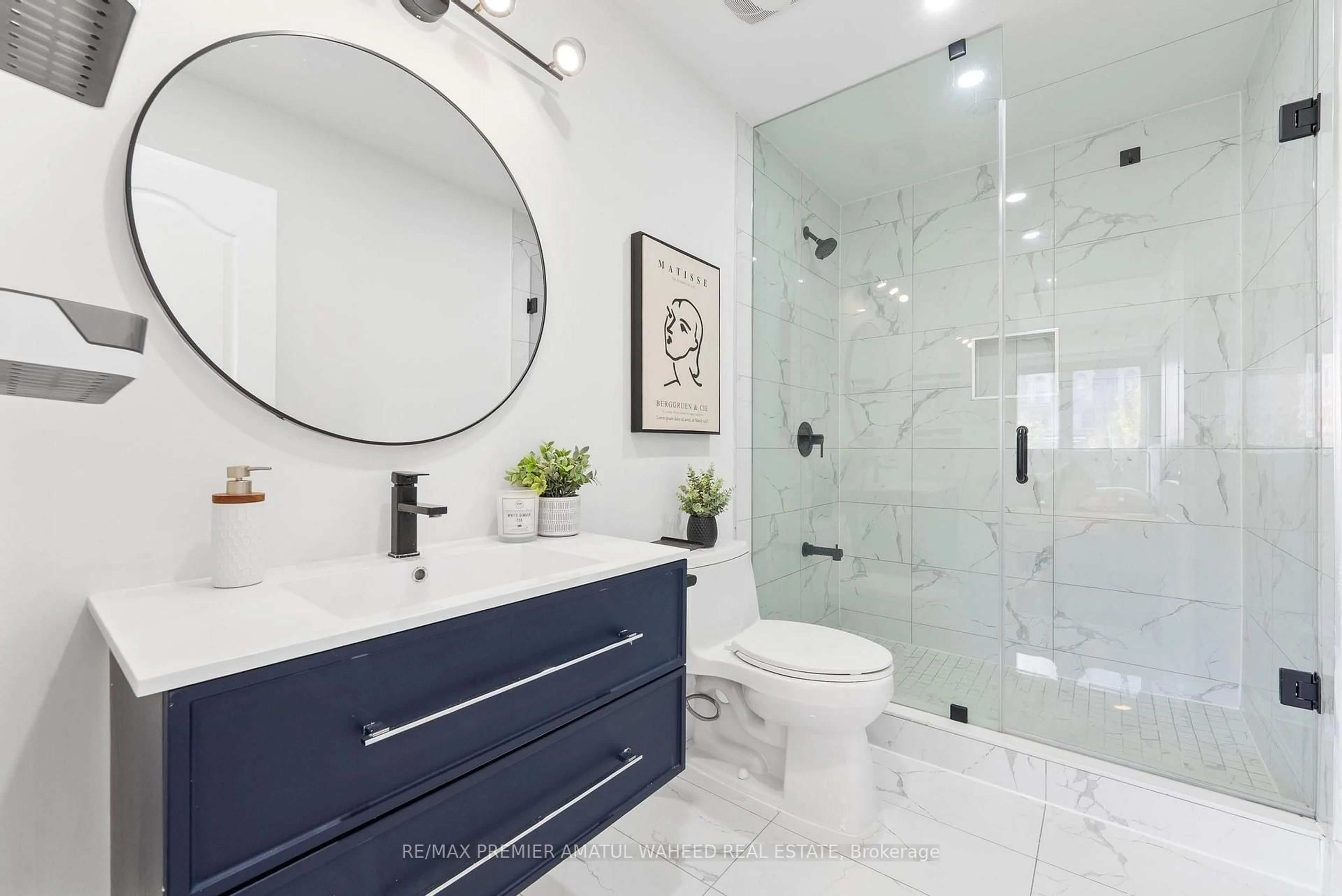 Contemporary bathroom, ceramic/tile floor for 3928 Major Mackenzie Dr, Vaughan Ontario L4H 4R2