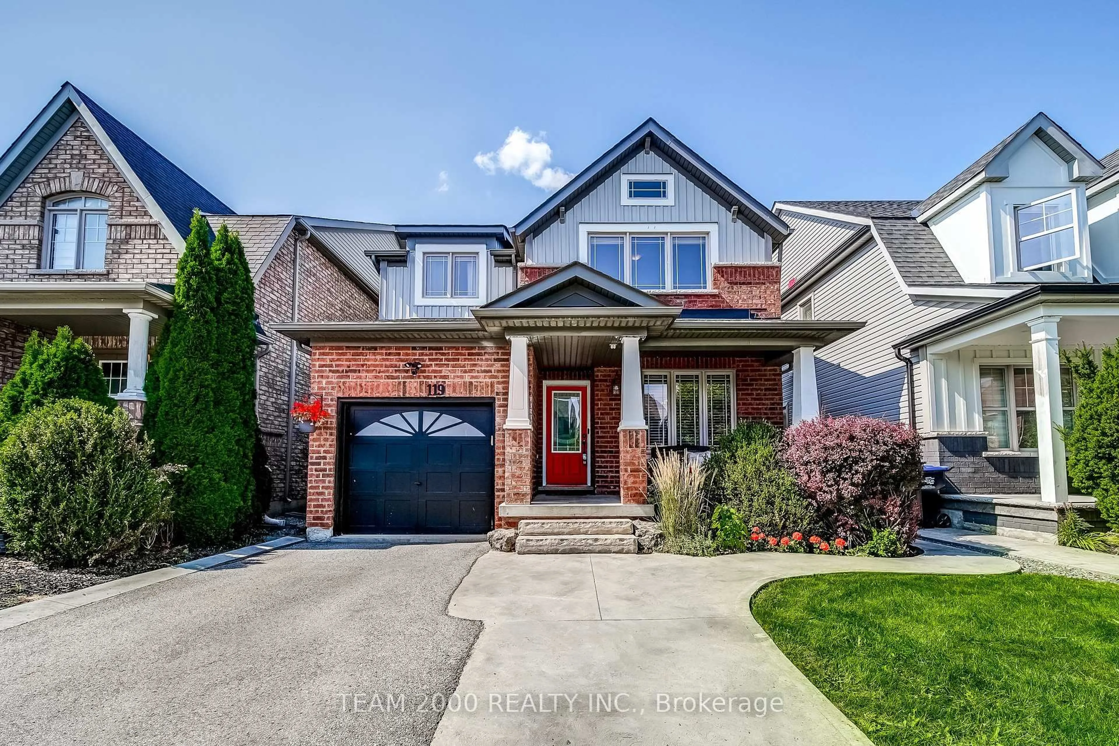 Home with brick exterior material, street for 119 Gwillimbury Dr, Bradford West Gwillimbury Ontario L3Z 0B4