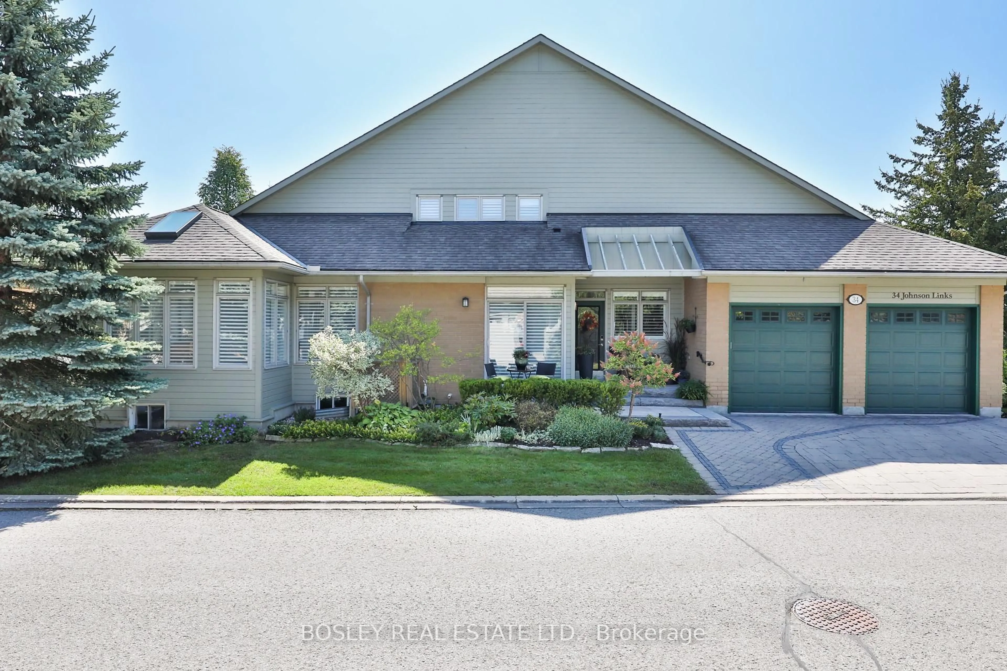 Home with brick exterior material, street for 34 Johnson Links Way #221, Markham Ontario L6E 1B5
