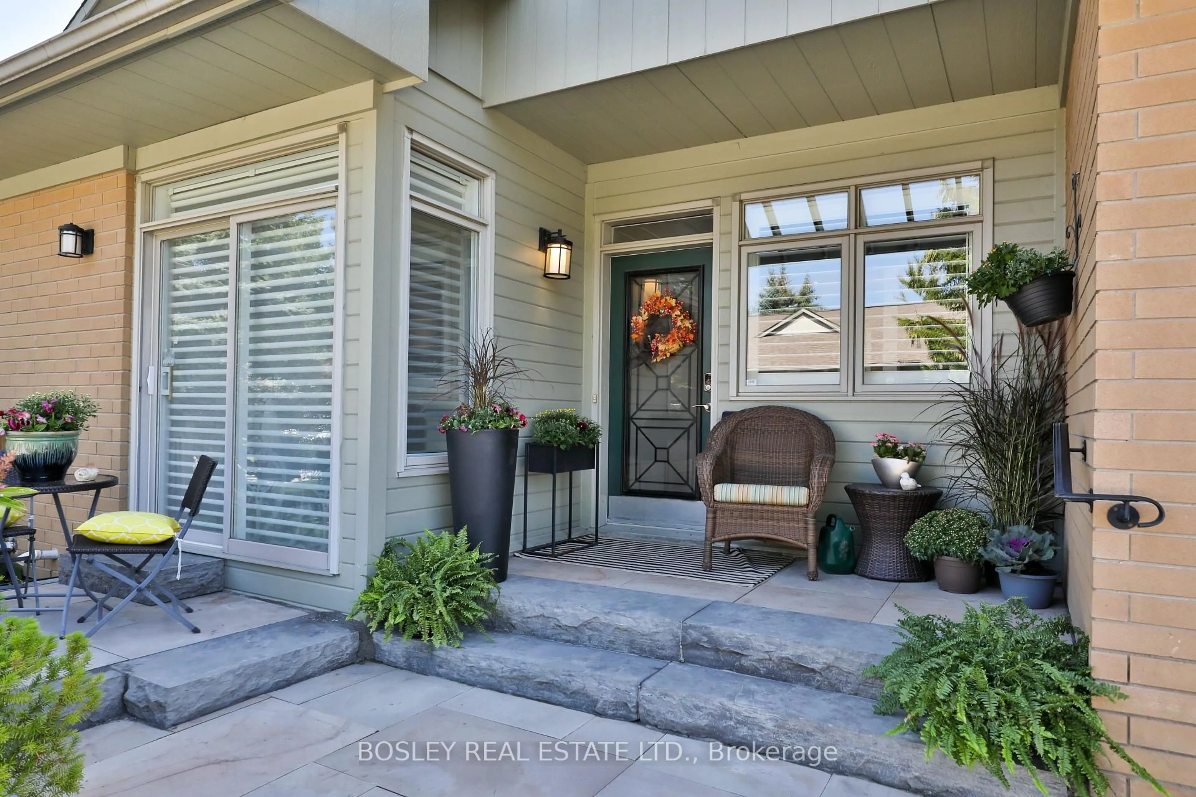 Indoor entryway for 34 Johnson Links Way #221, Markham Ontario L6E 1B5