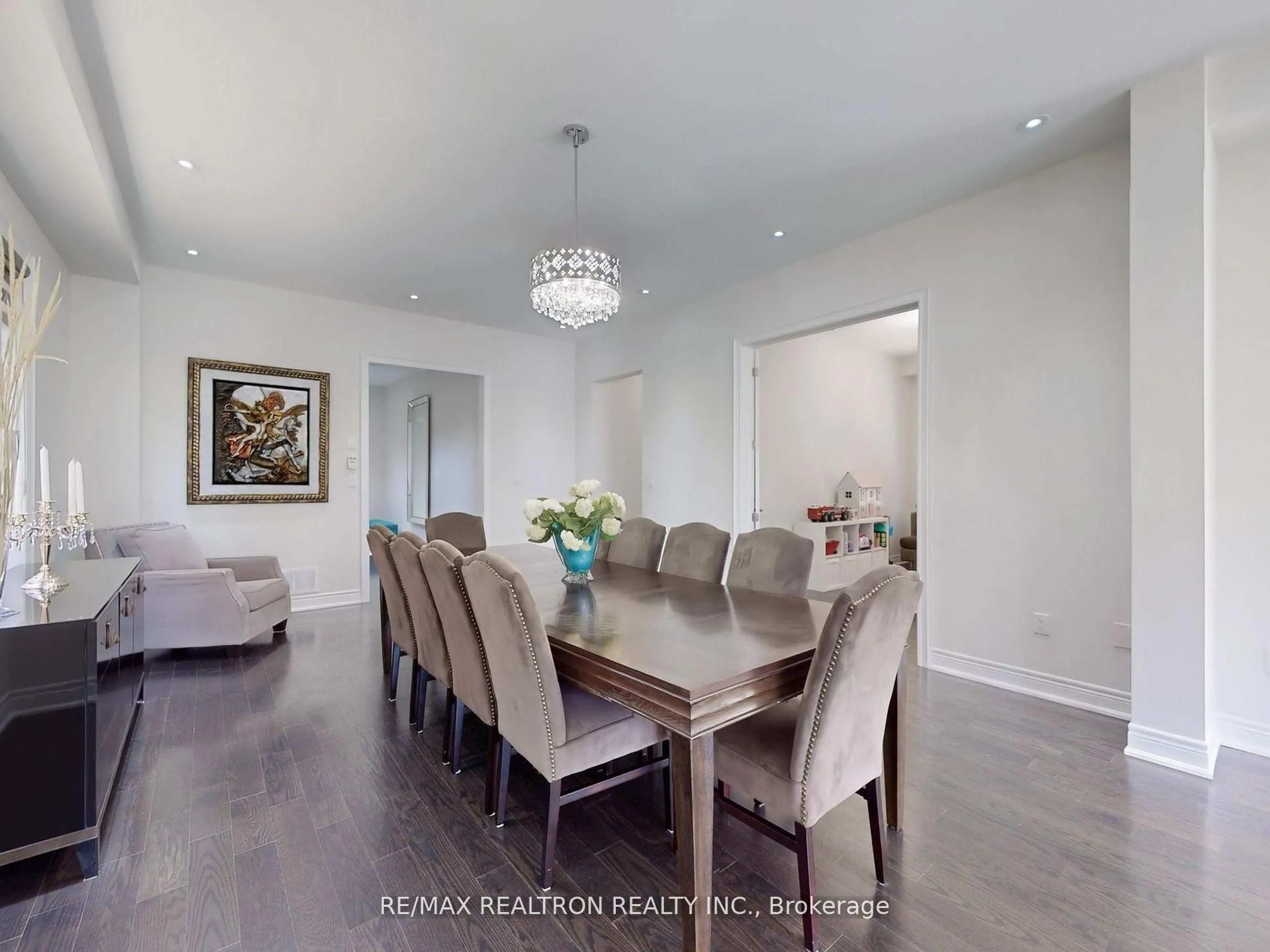 Dining room, unknown for 39 Aelick Crt, Bradford West Gwillimbury Ontario L3Z 0S9