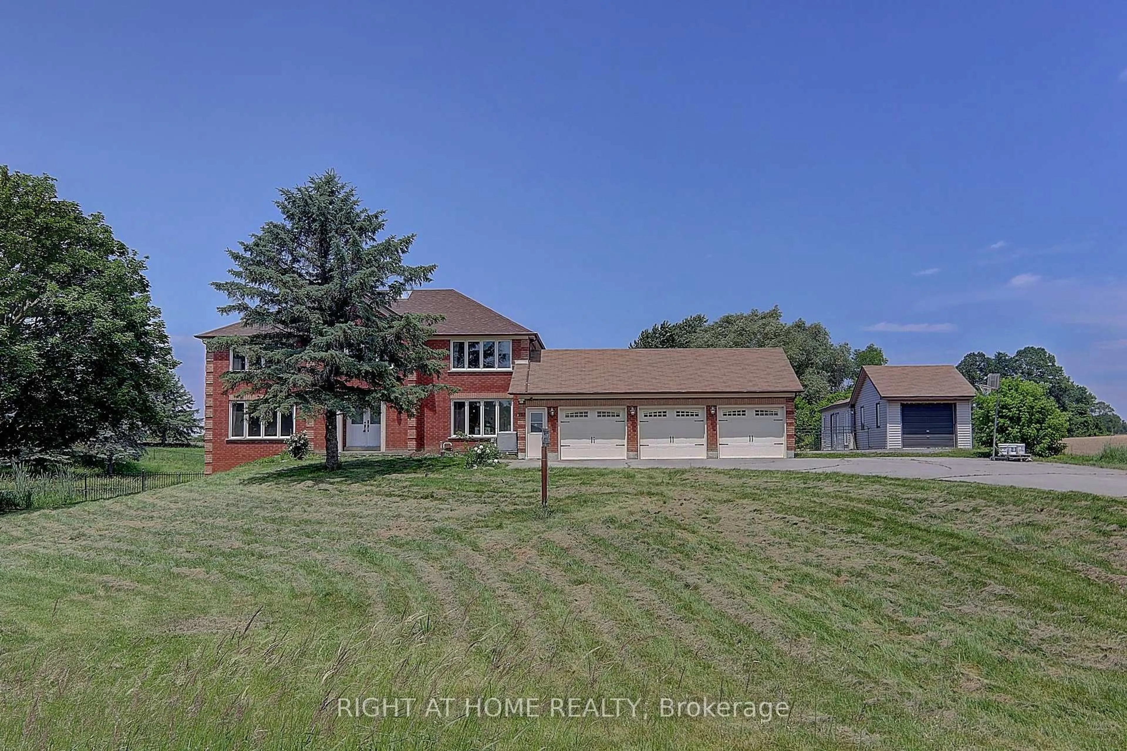 A pic from outside/outdoor area/front of a property/back of a property/a pic from drone, water/lake/river/ocean view for 1008 Mount Albert Rd, East Gwillimbury Ontario L0G 1V0