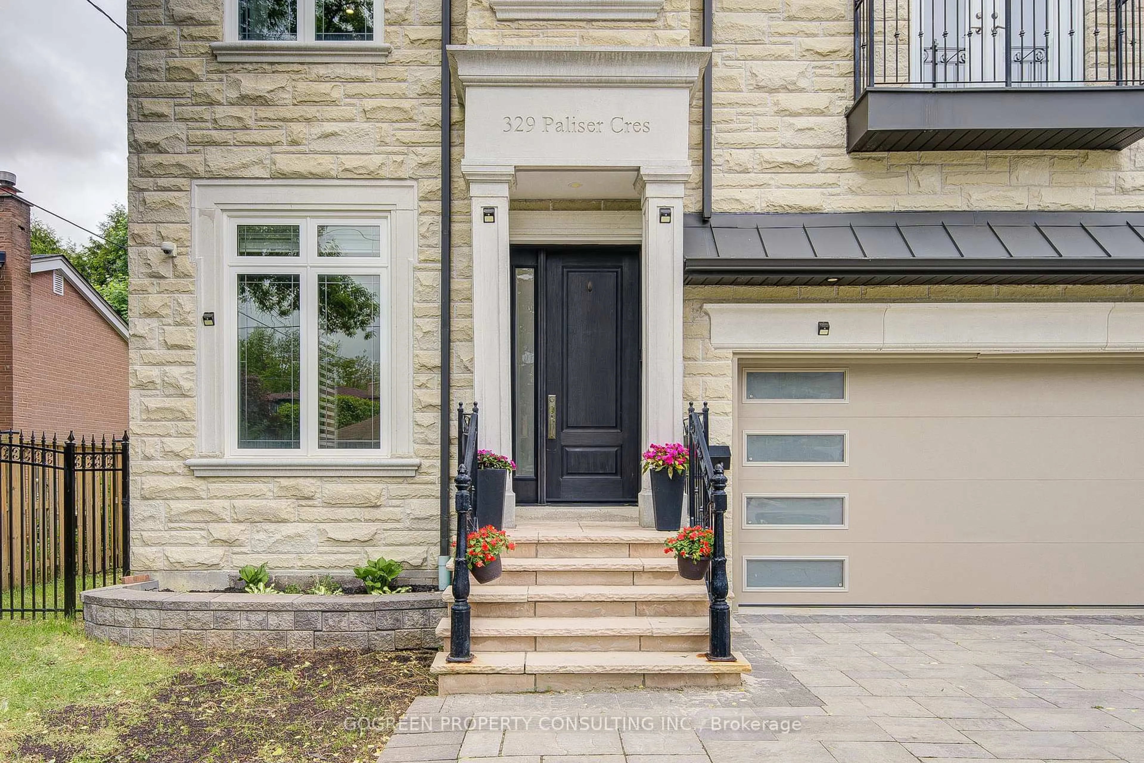 Home with brick exterior material, street for 329 Paliser Cres, Richmond Hill Ontario L4C 1R9