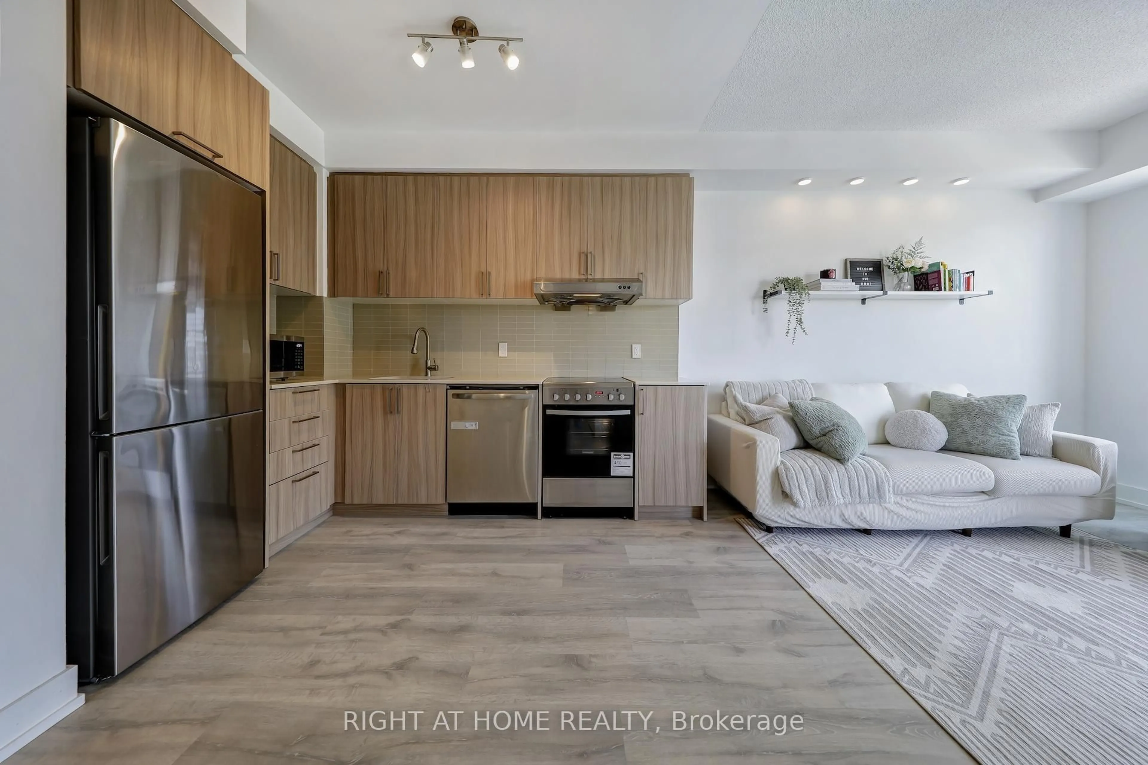Open concept kitchen, unknown for 278 Buchanan Dr #602E, Markham Ontario L3R 6J1