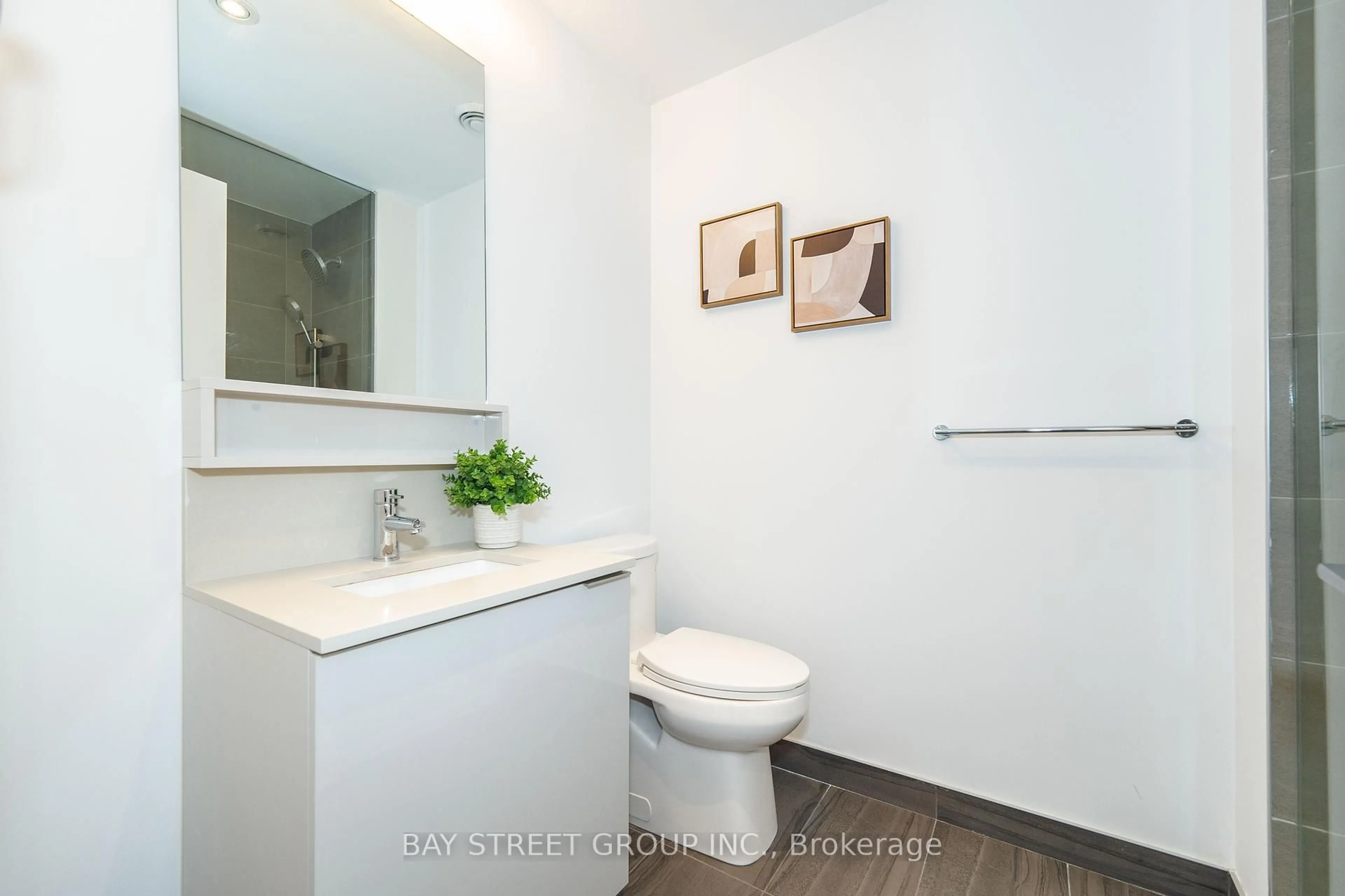 Standard bathroom, ceramic/tile floor for 5 Buttermill Ave #3208, Vaughan Ontario L4K 0J5
