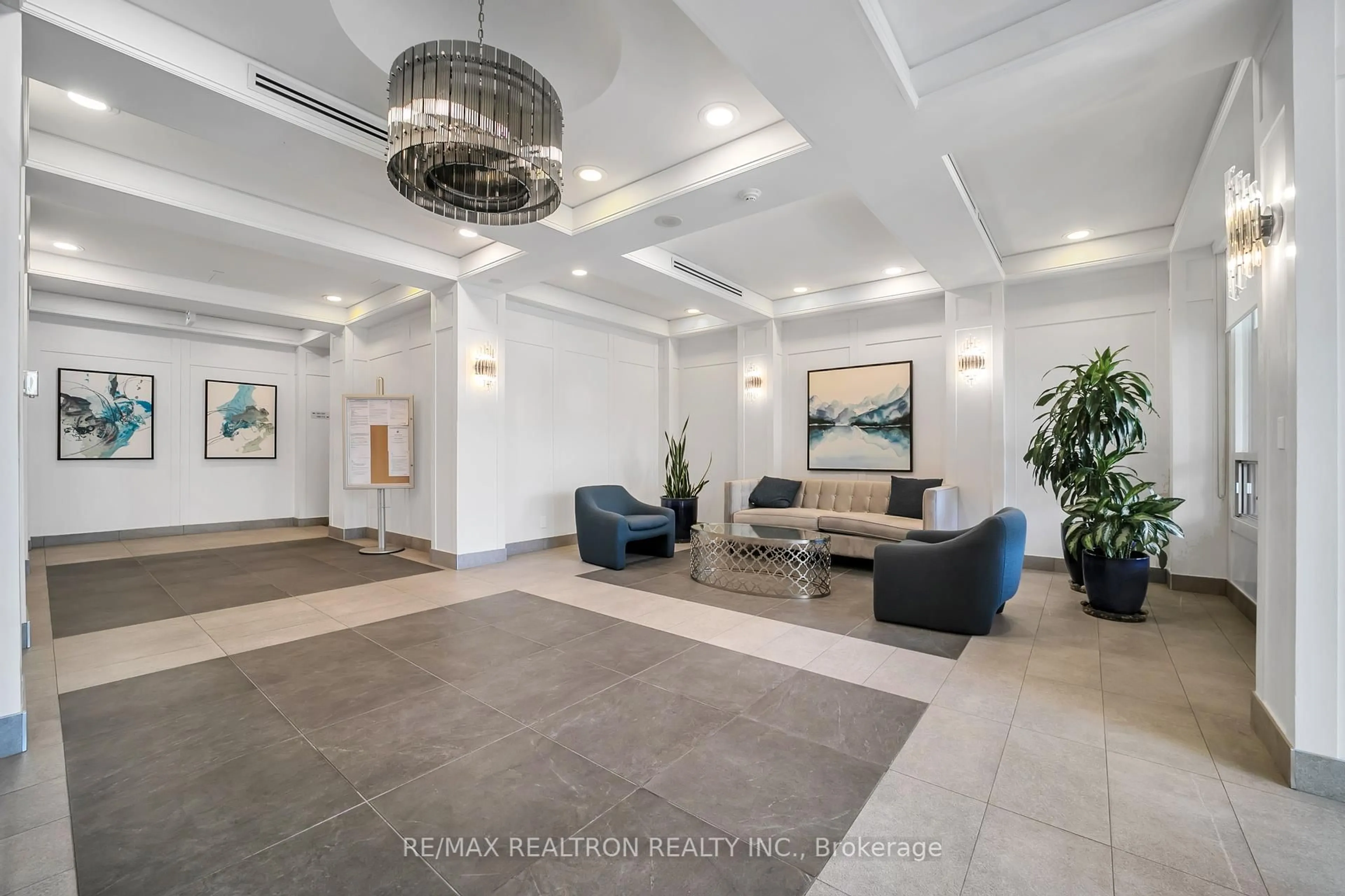 Lobby for 19 Northern Heights Dr #413, Richmond Hill Ontario L4B 4M4