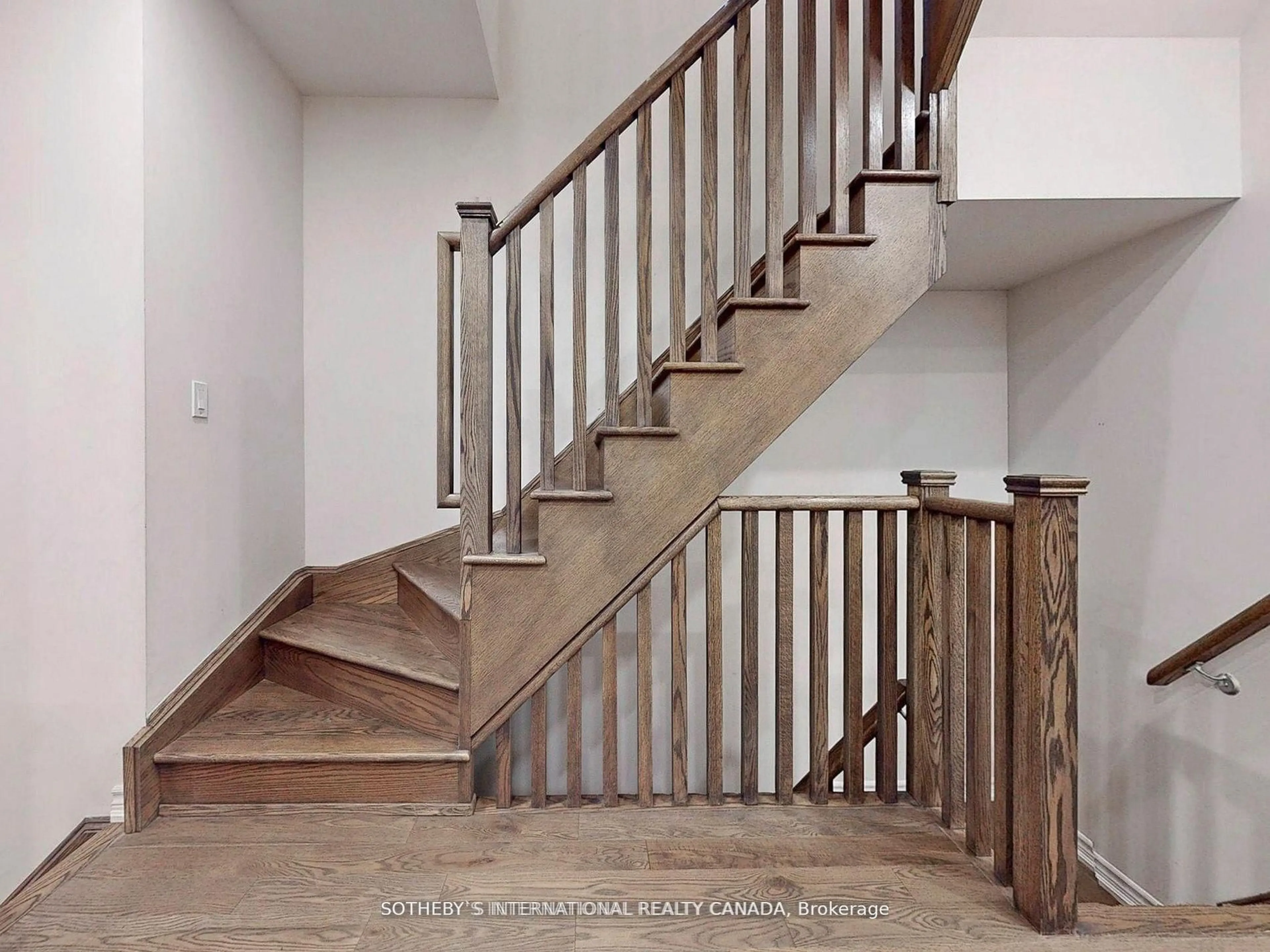 Stairs for 160 Sunset Terr, Vaughan Ontario L4H 4S1
