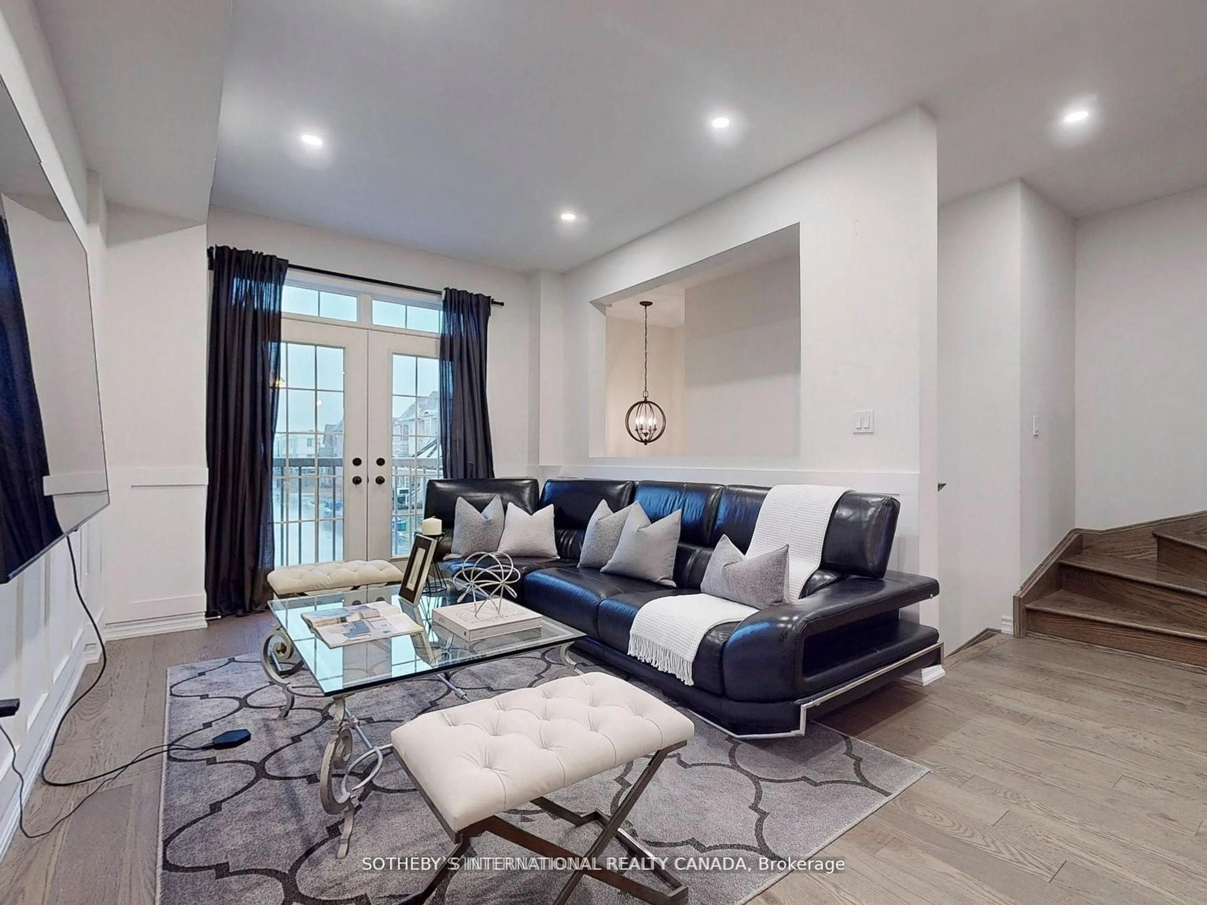 Living room with furniture, unknown for 160 Sunset Terr, Vaughan Ontario L4H 4S1