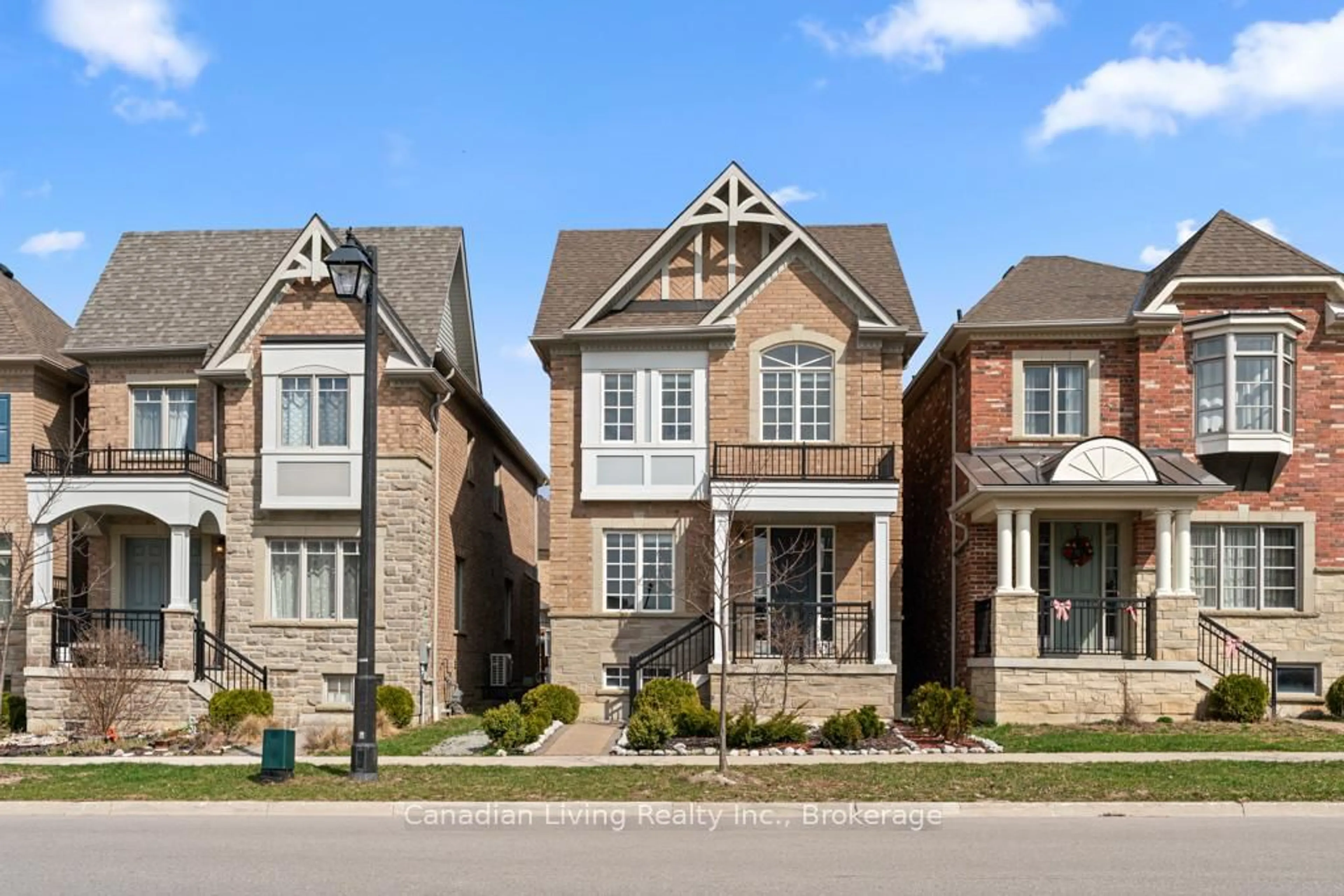 Home with brick exterior material, street for 198 Paradelle Dr, Richmond Hill Ontario L4E 1E7