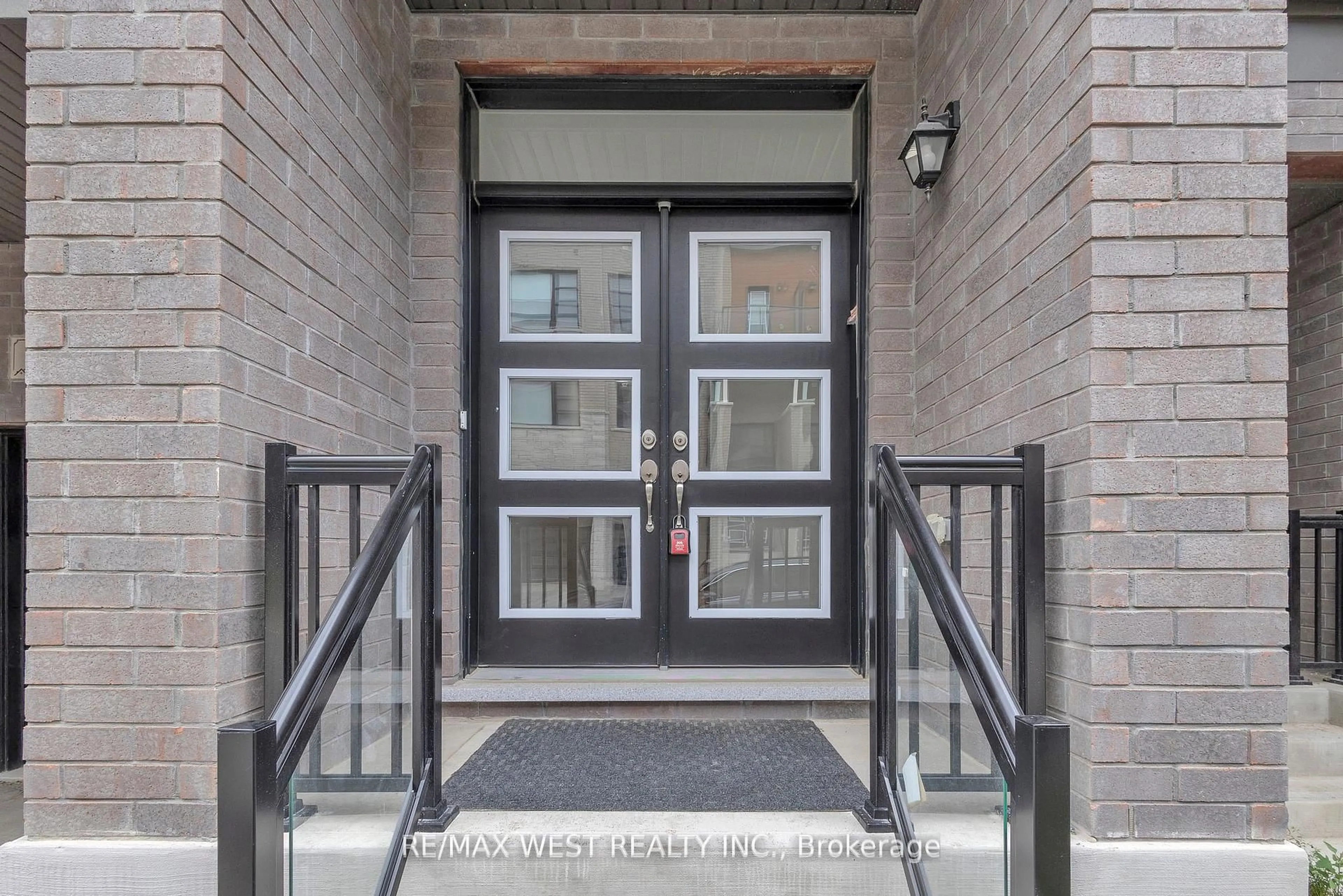 Indoor entryway for 15 Quilico Rd, Vaughan Ontario L4H 5H1