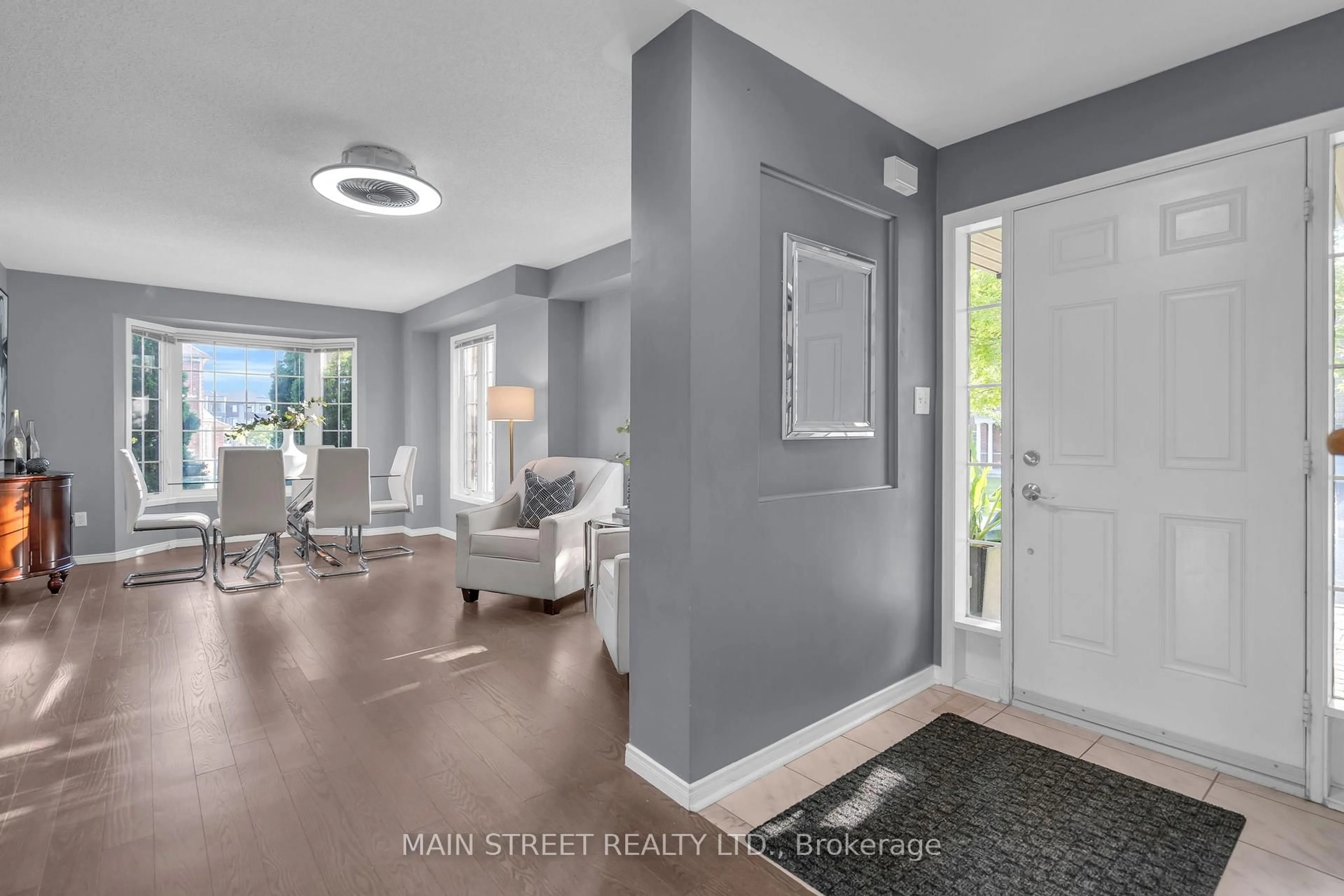 Indoor entryway for 881 Isaac Phillips Way, Newmarket Ontario L3X 2Y9