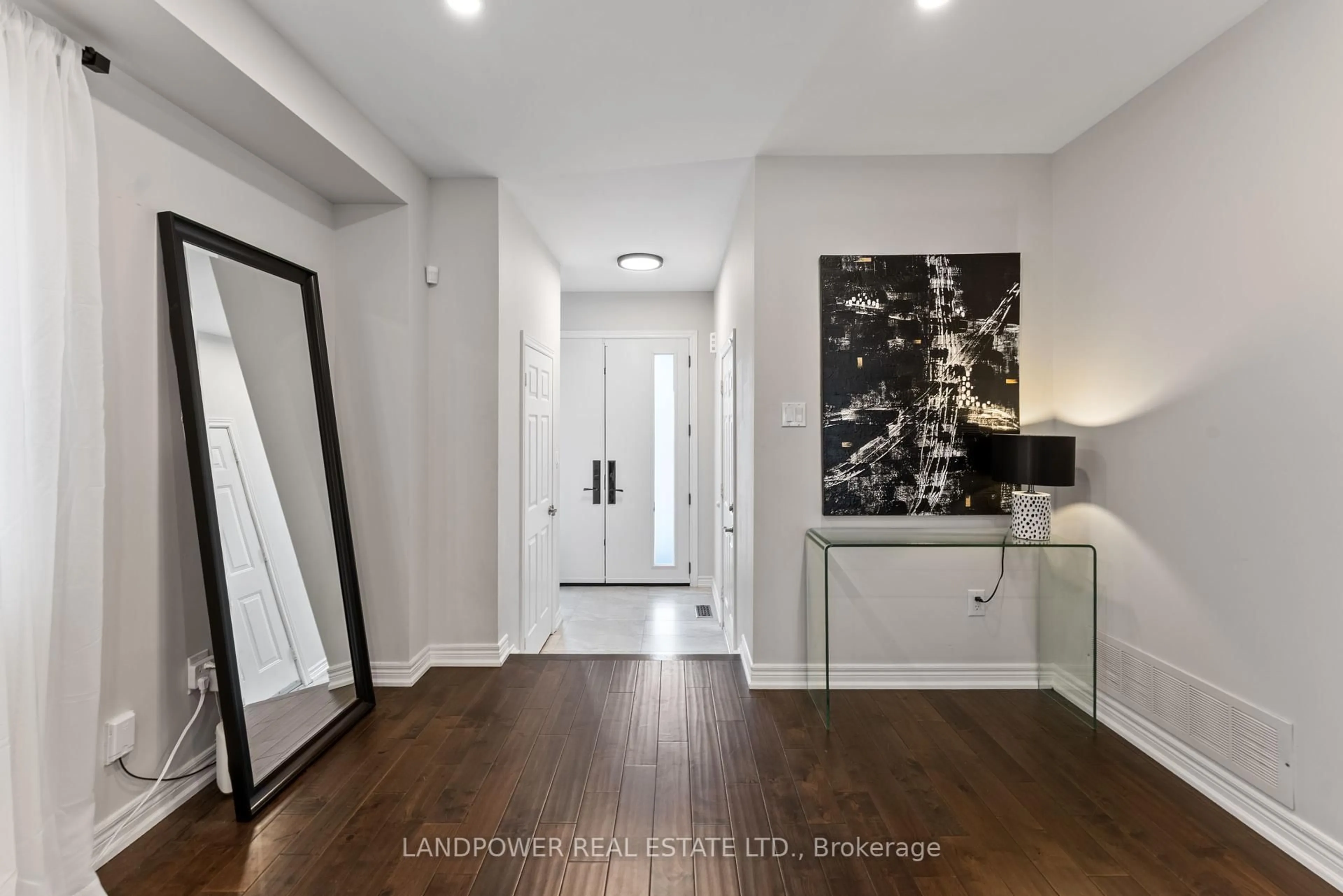 Indoor entryway for 57 Royal Appian Cres, Vaughan Ontario L5K 5L2