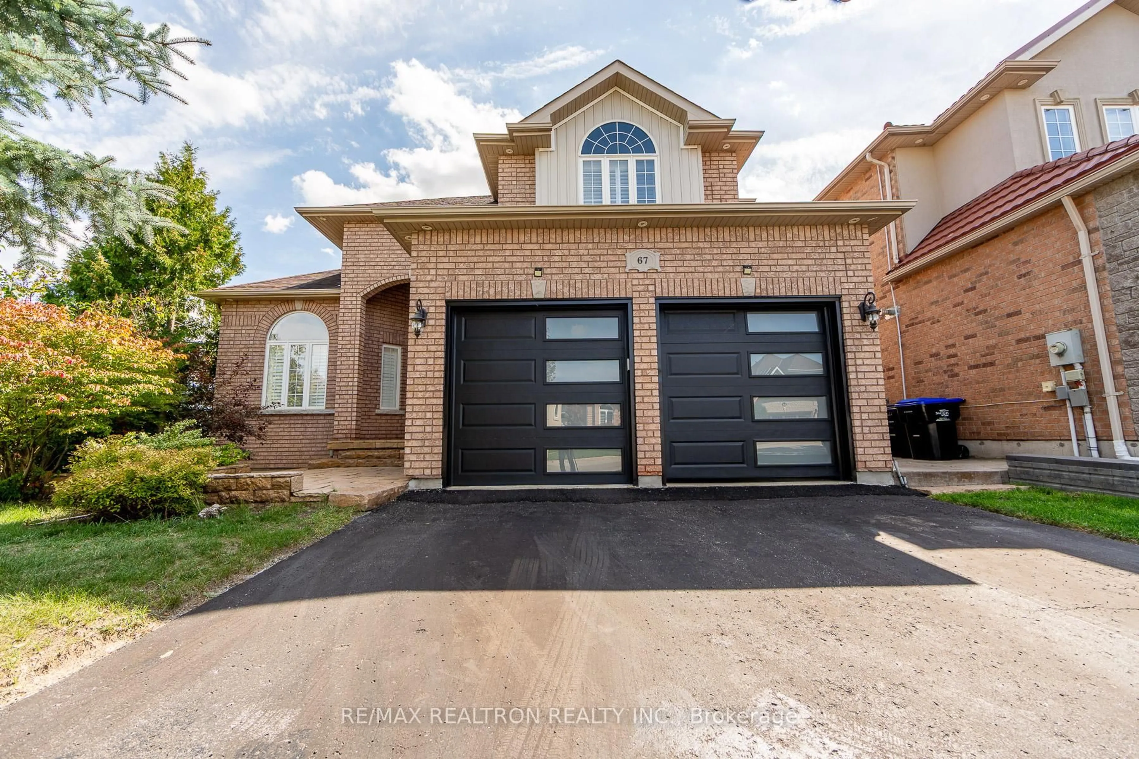 Home with brick exterior material, street for 67 Gardiner Dr, Bradford West Gwillimbury Ontario L3Z 3G2