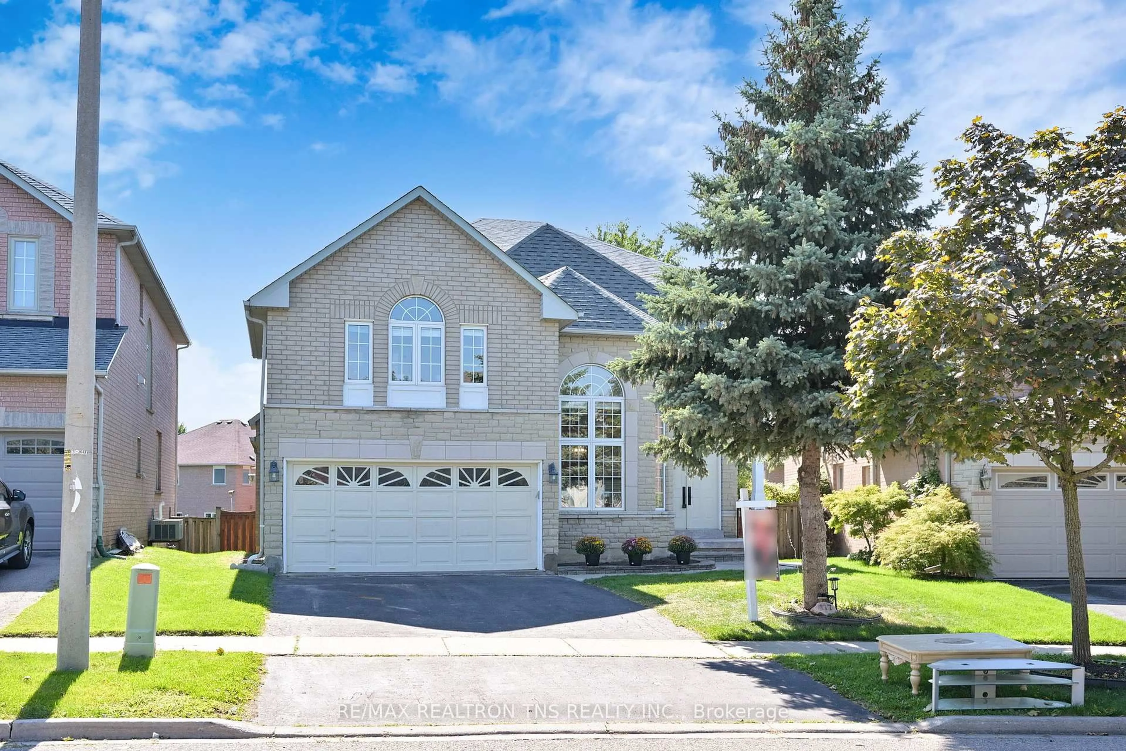 Home with vinyl exterior material, street for 177 Alpine Cres, Richmond Hill Ontario L4S 1W4