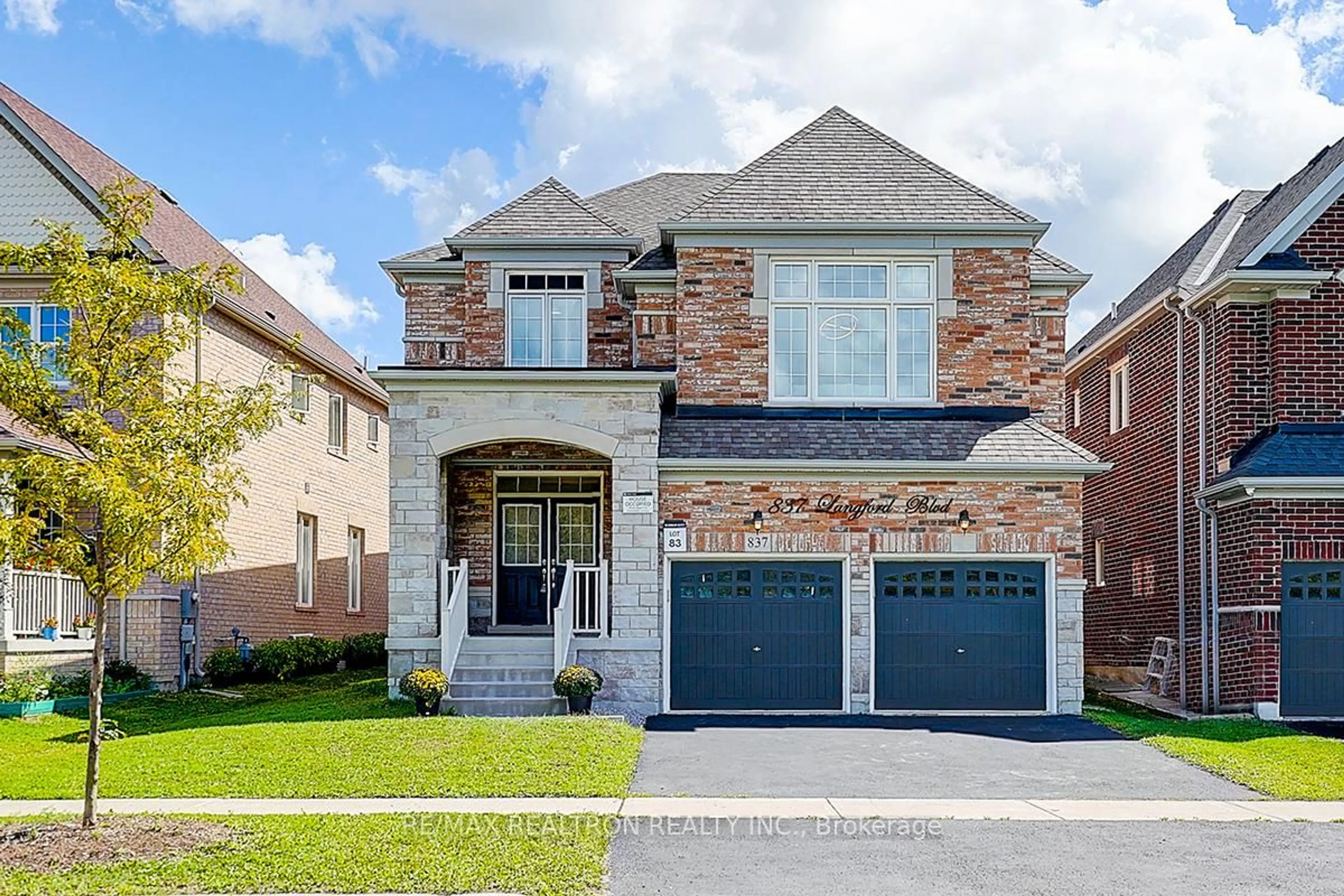 Home with brick exterior material, street for 837 Langford Blvd, Bradford West Gwillimbury Ontario L3Z 4H9