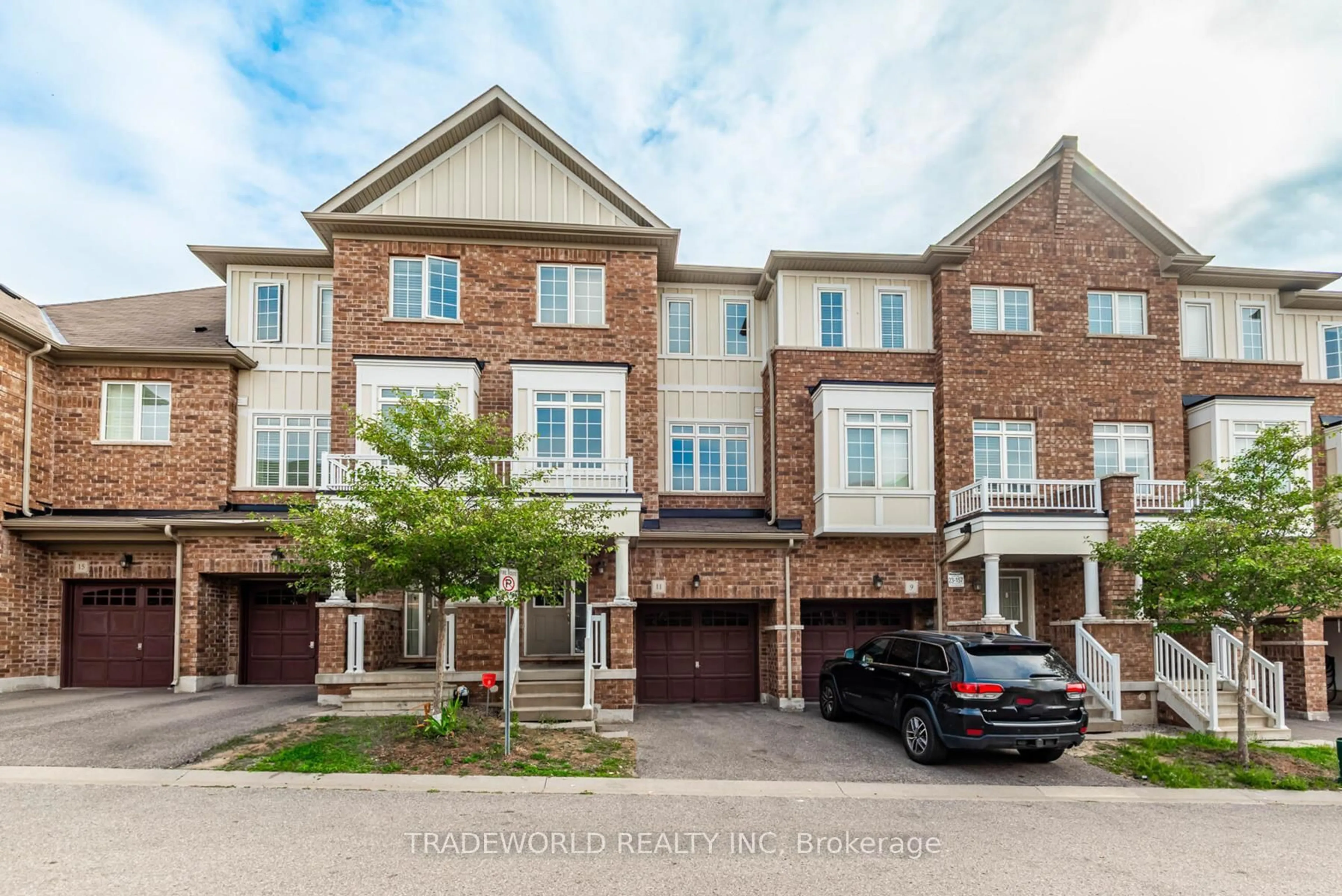 A pic from outside/outdoor area/front of a property/back of a property/a pic from drone, street for 11 Roy Grove Way, Markham Ontario L3E 0T6
