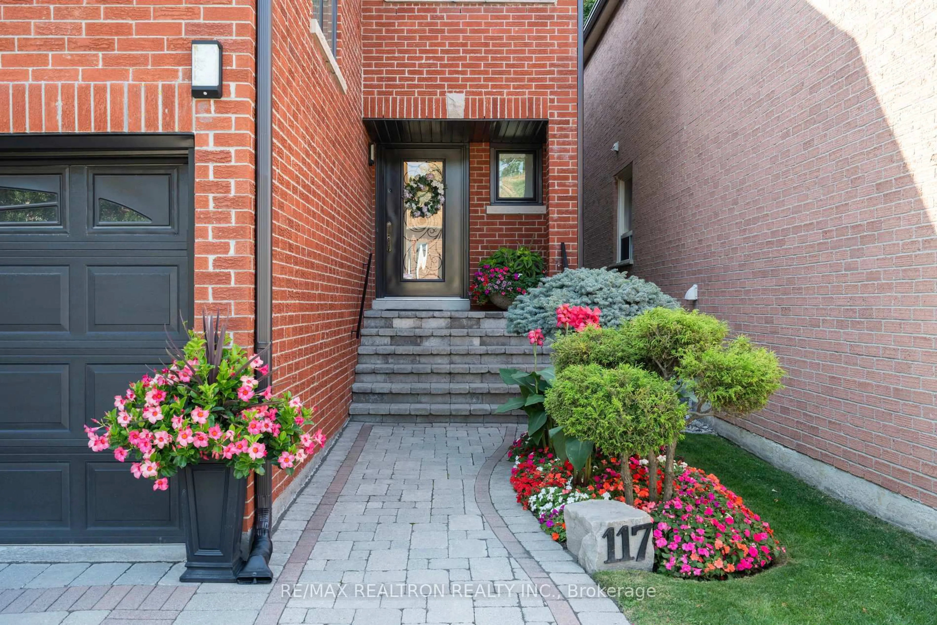 Unknown for 117 Glen Cres, Vaughan Ontario L4J 4W3
