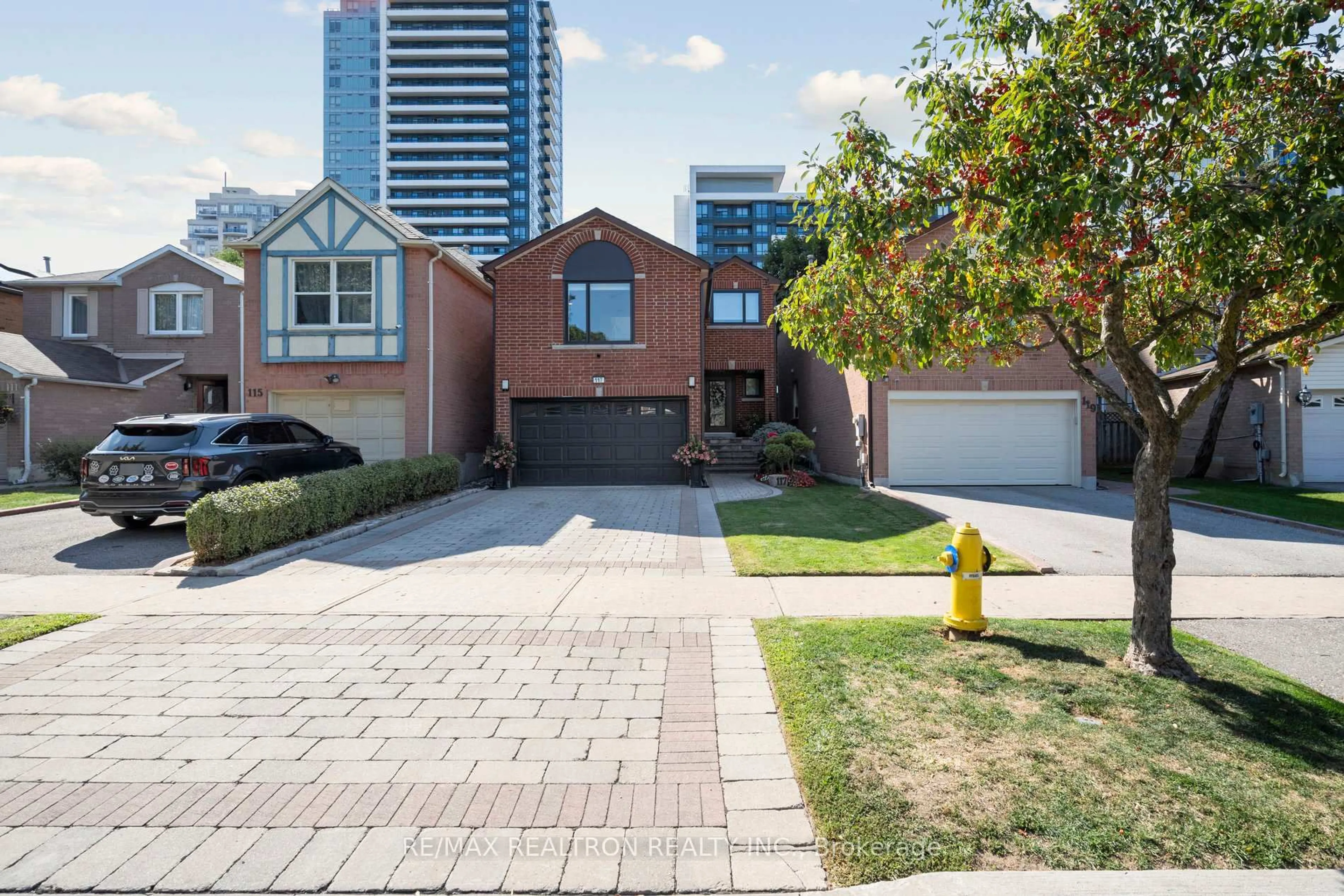 Home with brick exterior material, street for 117 Glen Cres, Vaughan Ontario L4J 4W3