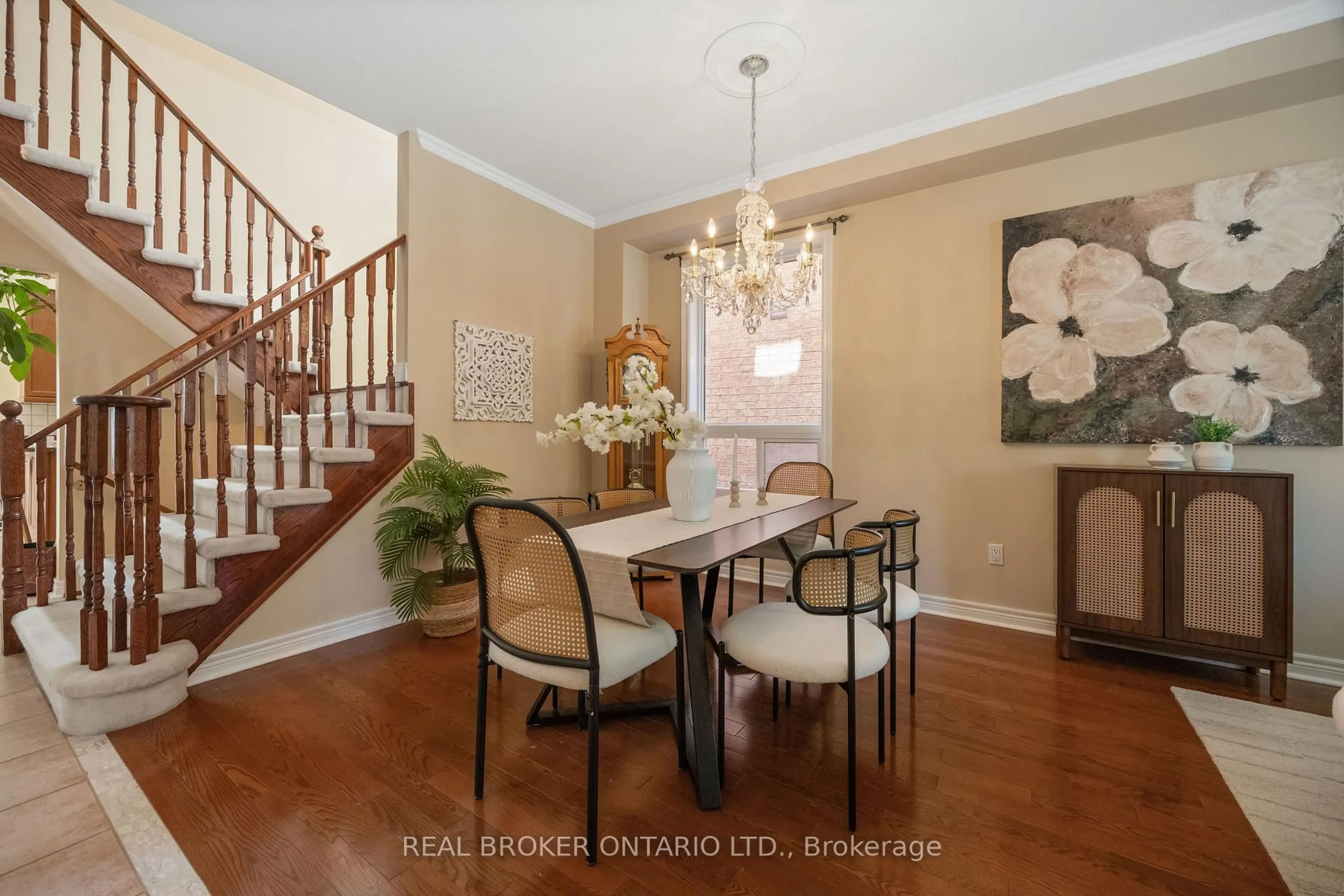 Dining room, wood/laminate floor for 51 Haverhill Terr, Aurora Ontario L4G 7R4