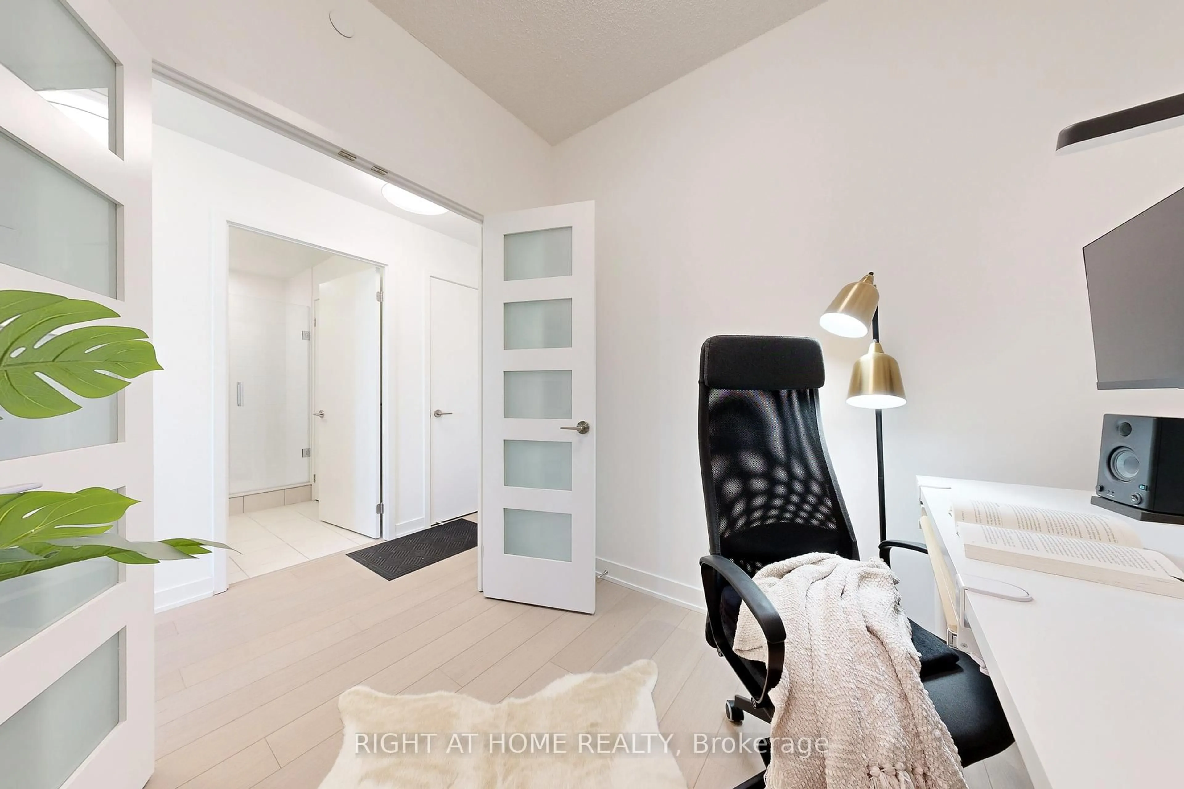Unknown for 292 Verdale Crossing #B807, Markham Ontario L6G 0H6