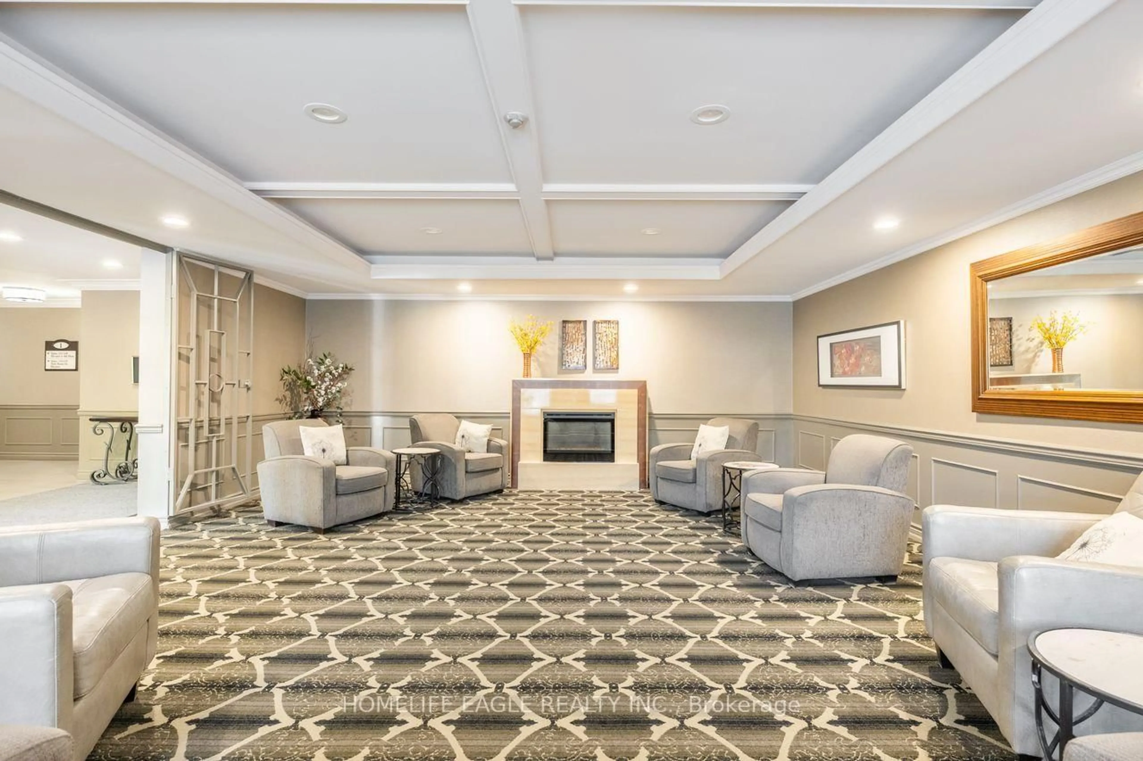 Lobby for 155 Main St #302, Newmarket Ontario L3Y 8C2