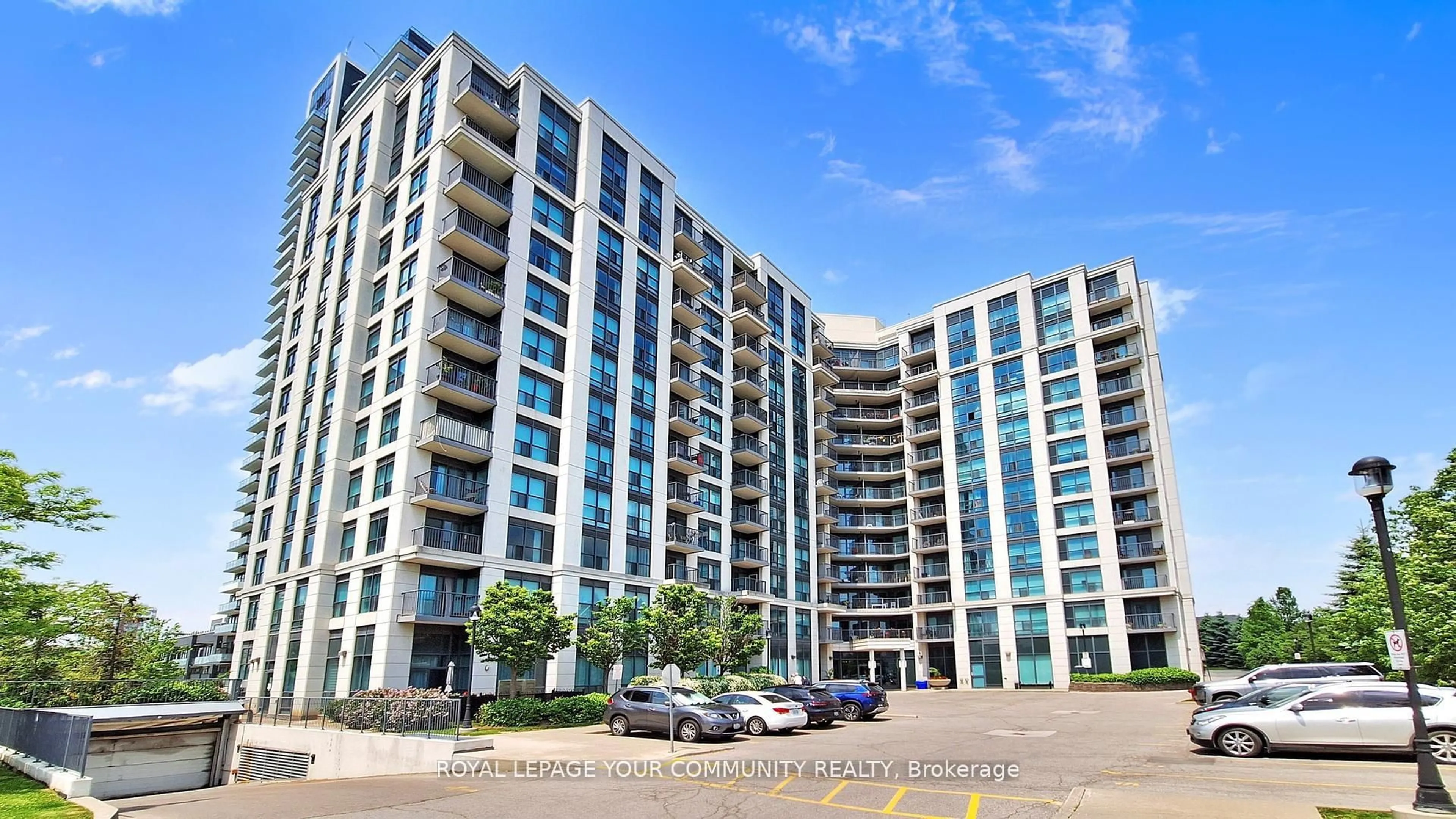 A pic from outside/outdoor area/front of a property/back of a property/a pic from drone, unknown for 185 Oneida Cres #1005, Richmond Hill Ontario L4B 0H4