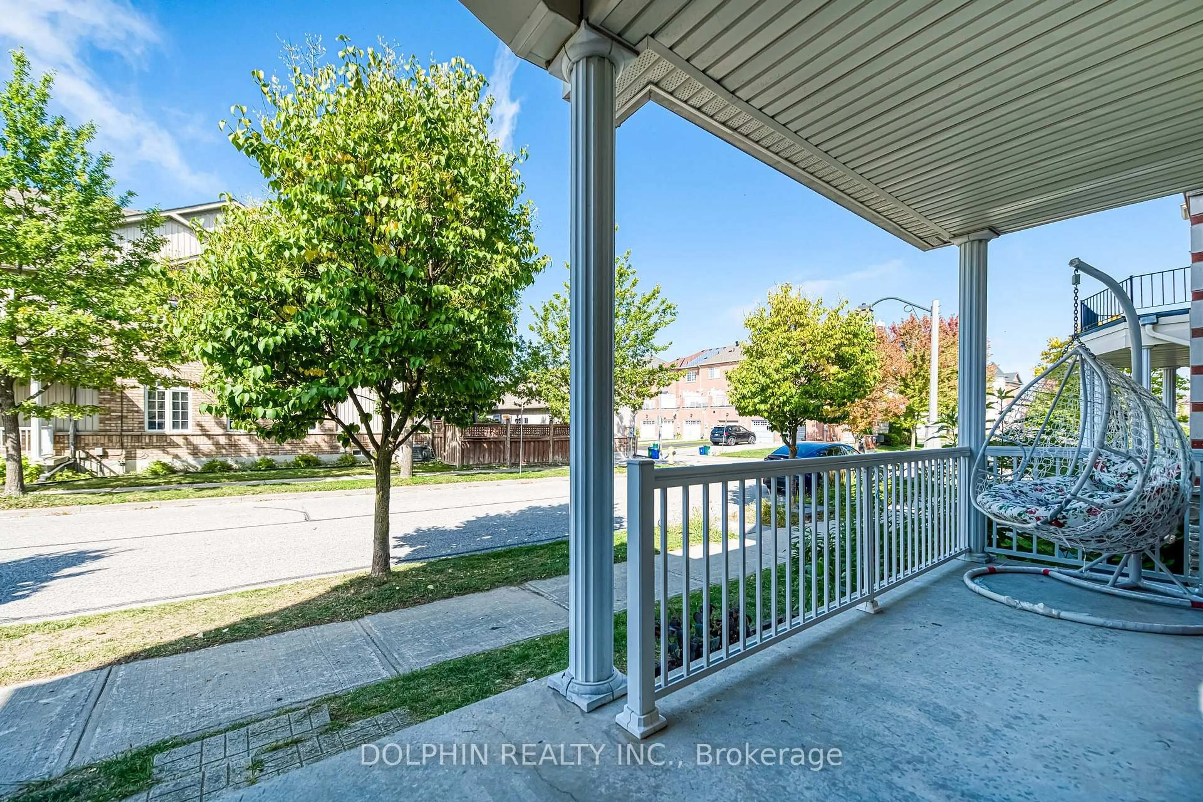 Patio, street for 13 Cardrew St, Markham Ontario L6B 1G1