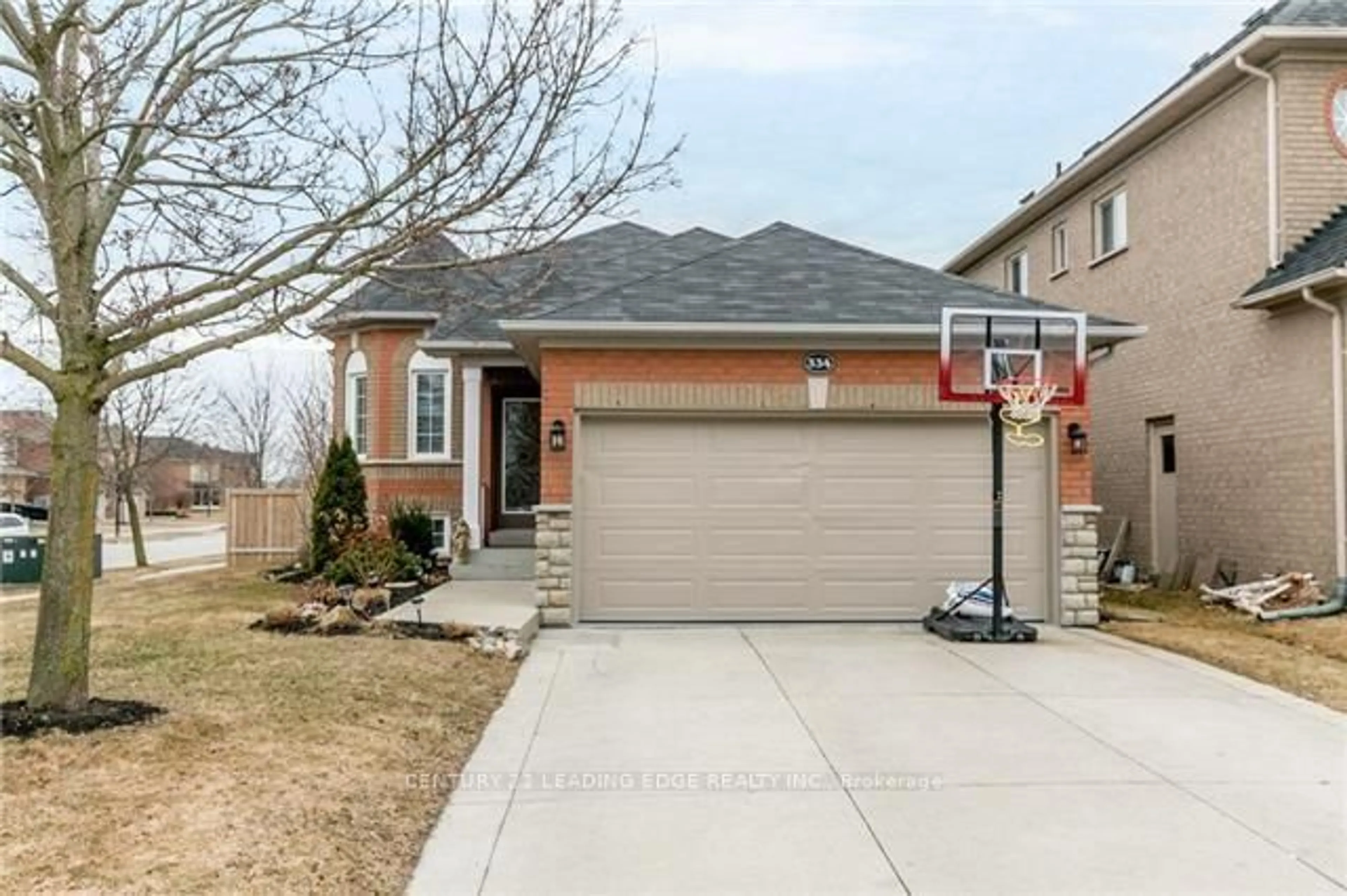 Home with brick exterior material, street for 334 Clearmeadow Blvd, Newmarket Ontario L3X 2C6