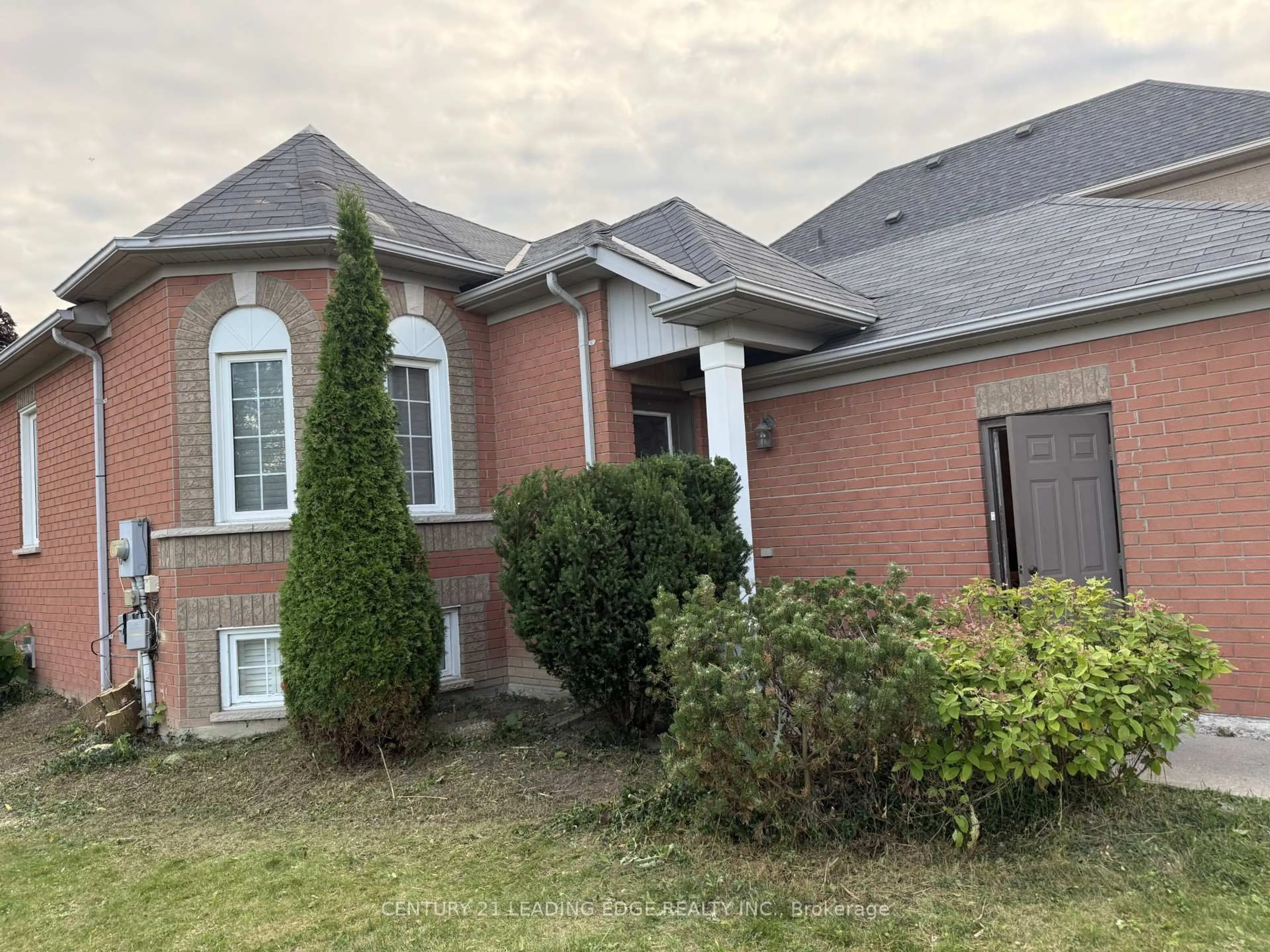 Home with brick exterior material, unknown for 334 Clearmeadow Blvd, Newmarket Ontario L3X 2C6