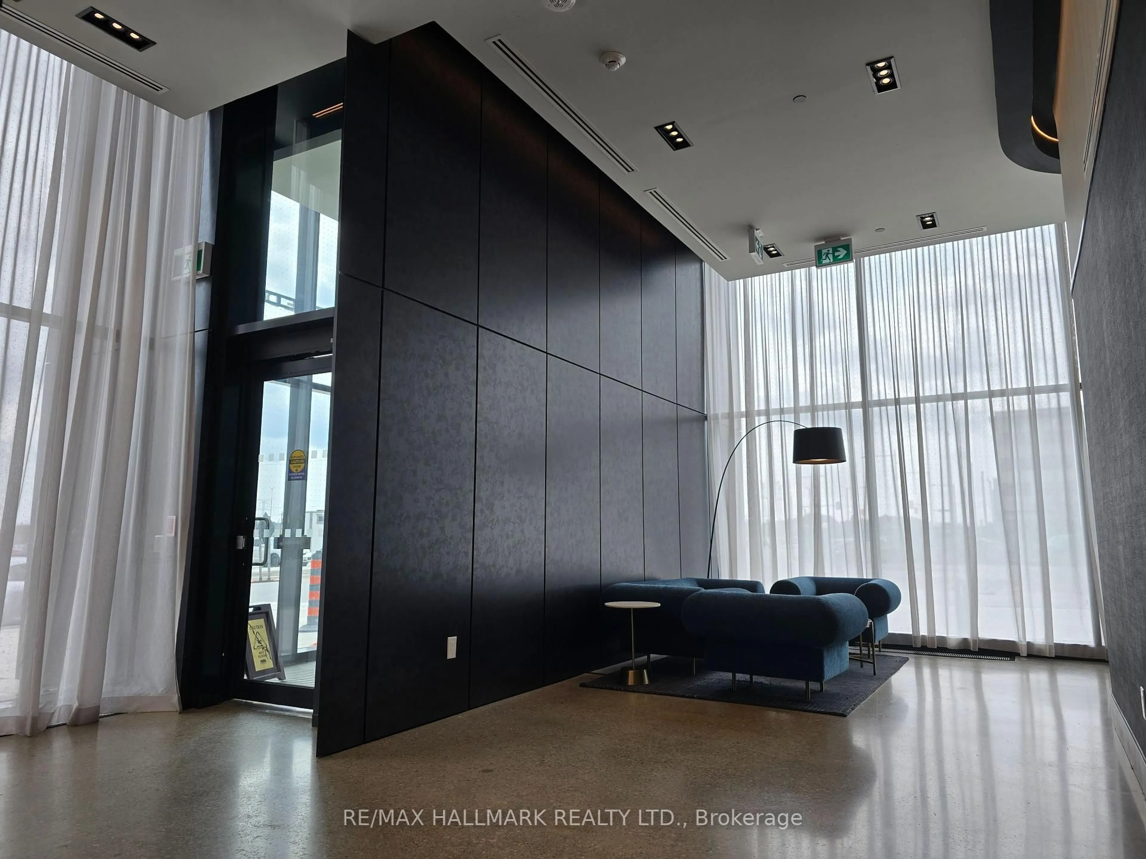 Indoor foyer for 38 Andre de Grasse St #908, Markham Ontario L6G 0H8